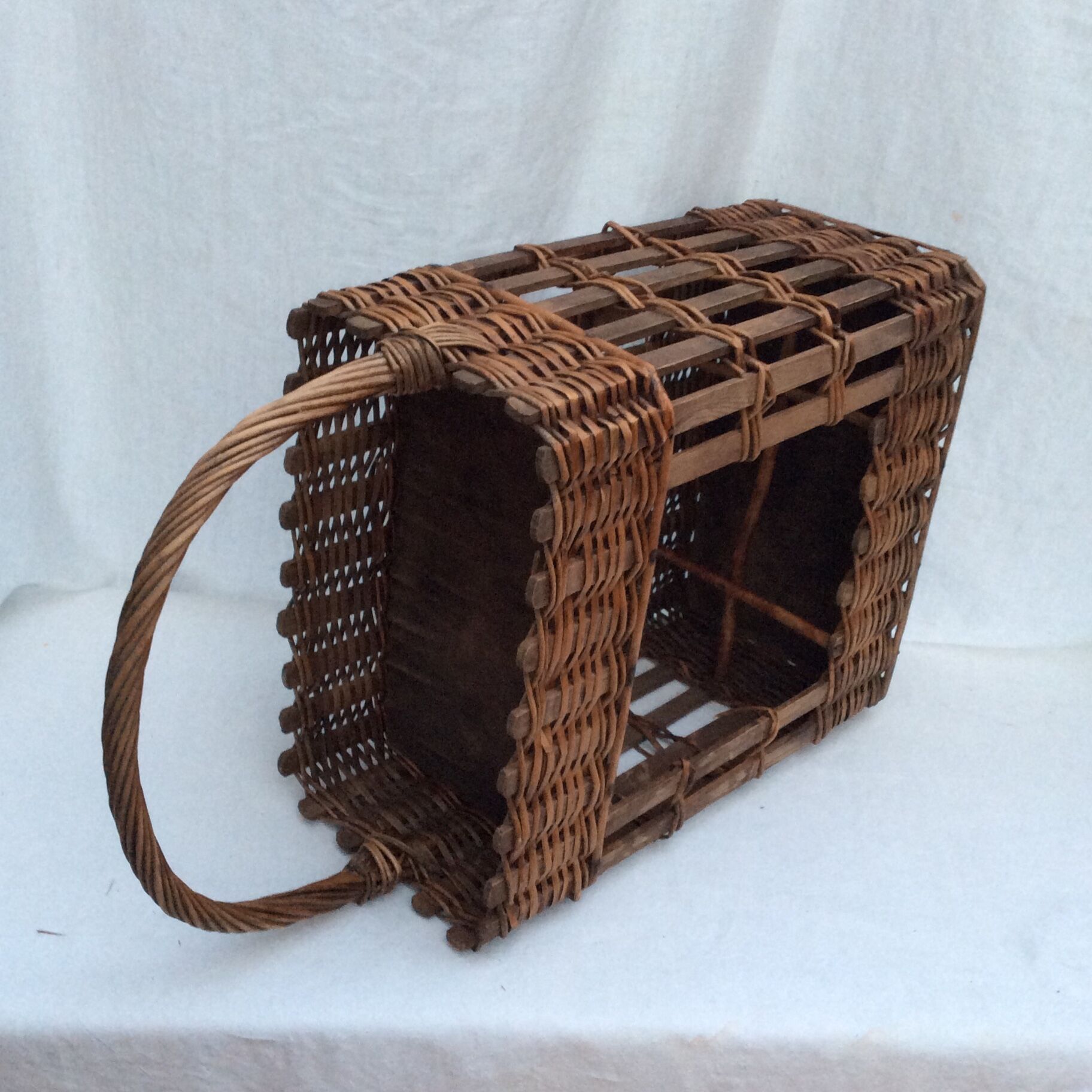 Portable wicker bar