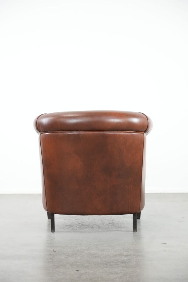 Fauteuil club en cuir de vache couleur cognac de style anglais
