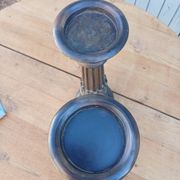 2 bougeoirs en bois sculpté 