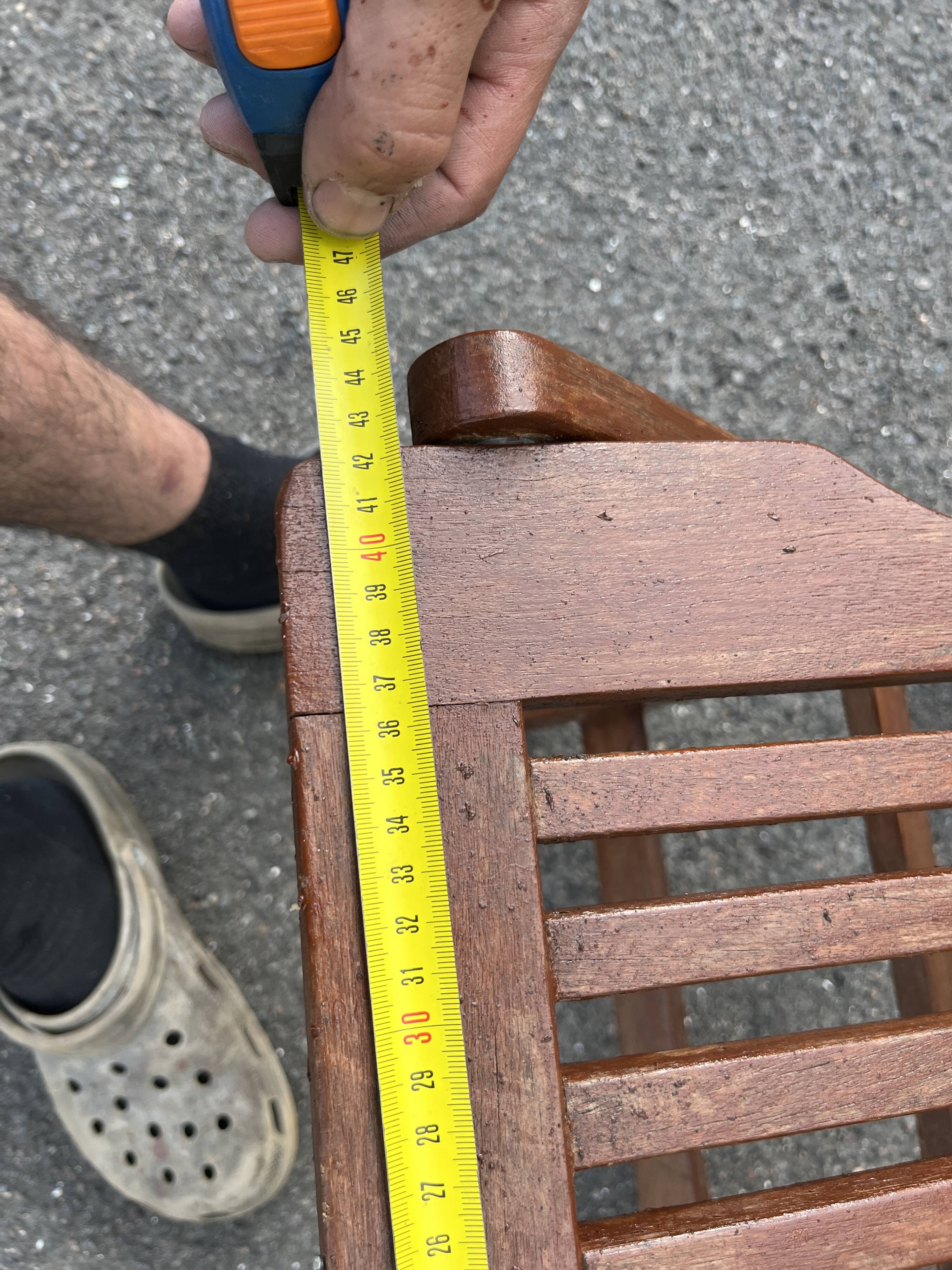 Set of 2 folding teak garden chairs