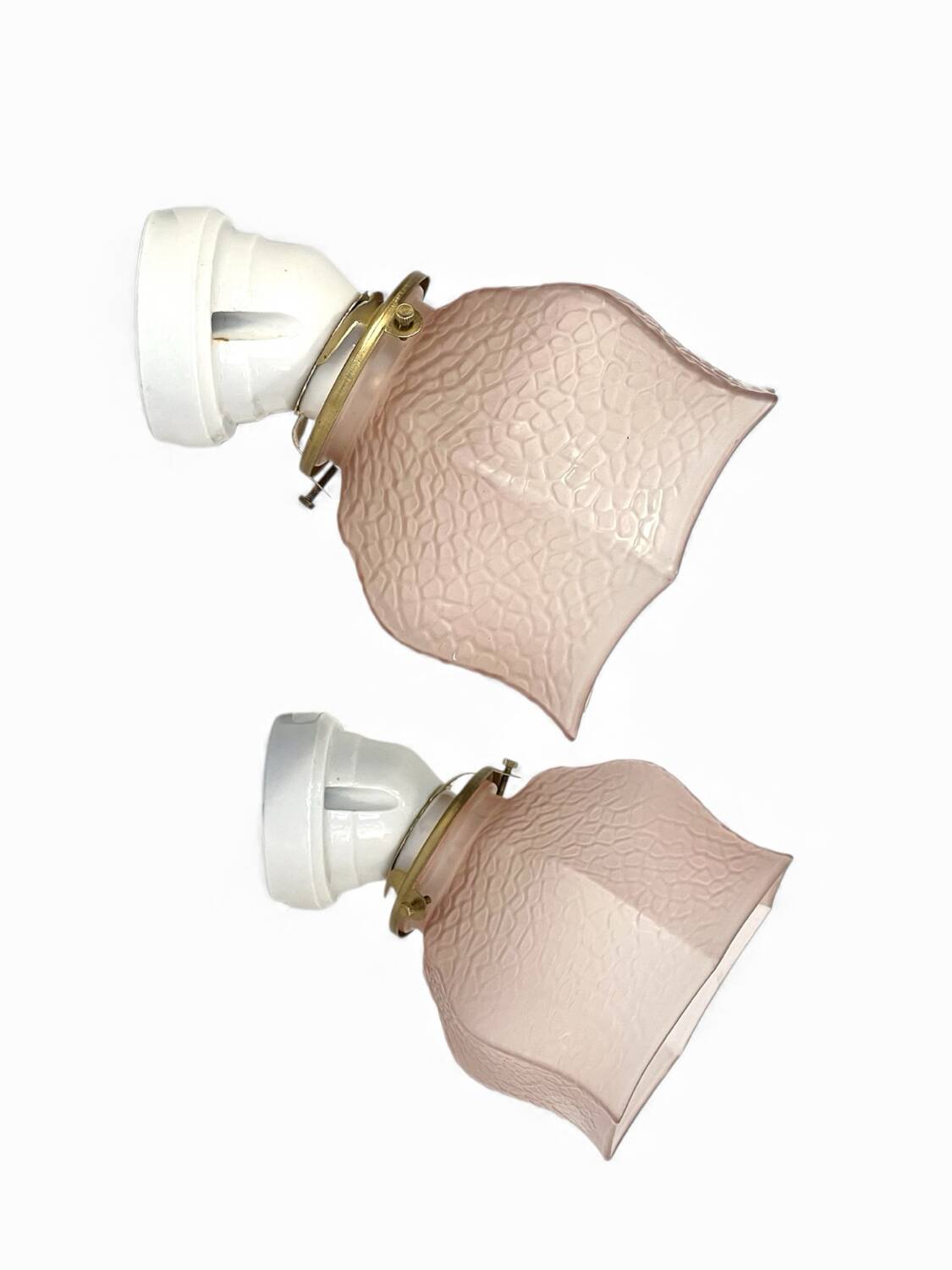 Paire d’appliques porcelaine et tulipes verre rose art-déco