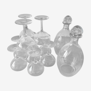 Glass glasses and decanters