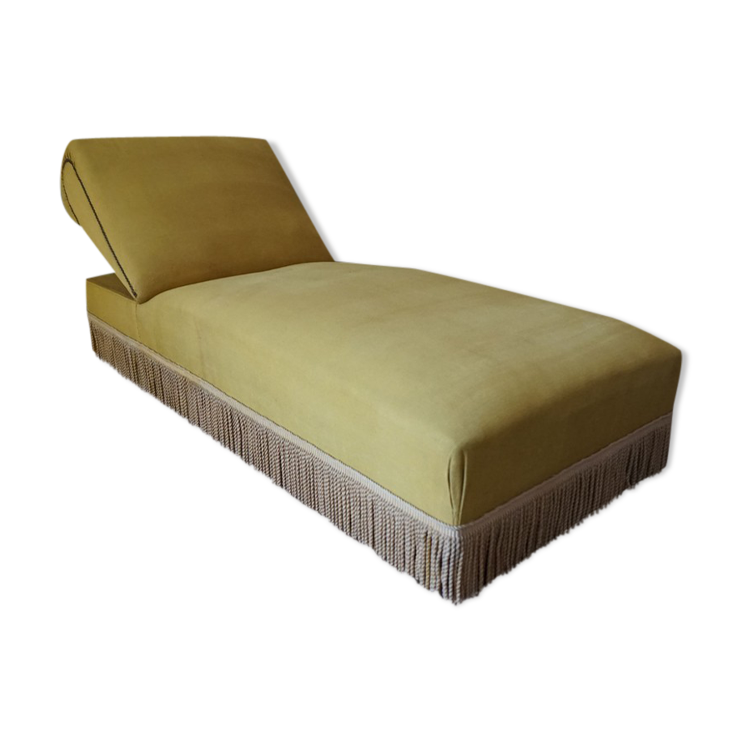 Classic daybed