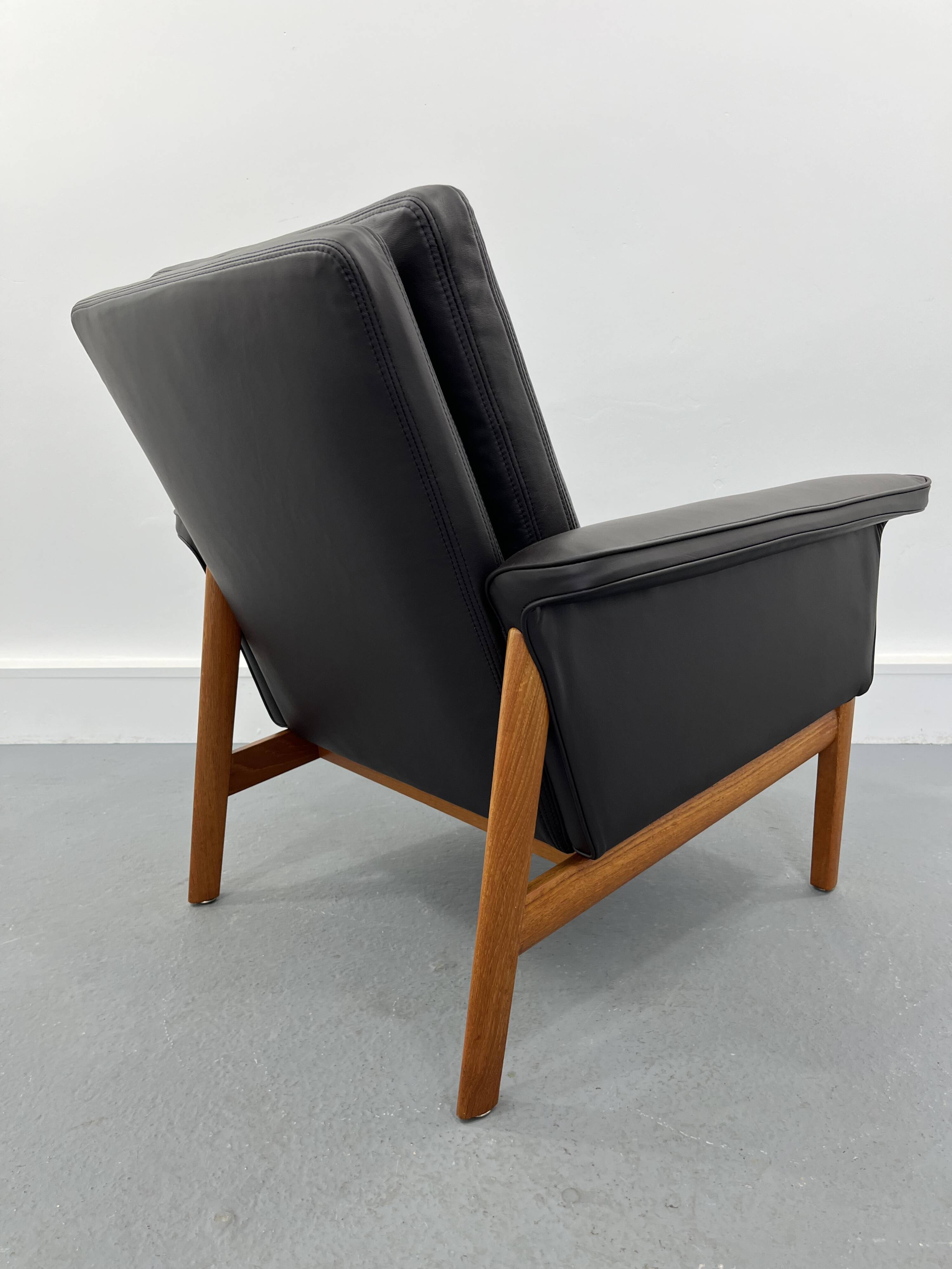 Chair model 218 by Finn Juhl Jupiter for France & Søn France and Daverkosen Denmark 1965