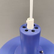 Une lampe suspendue minimaliste bleue de Lyfa Danemark des années 1980.