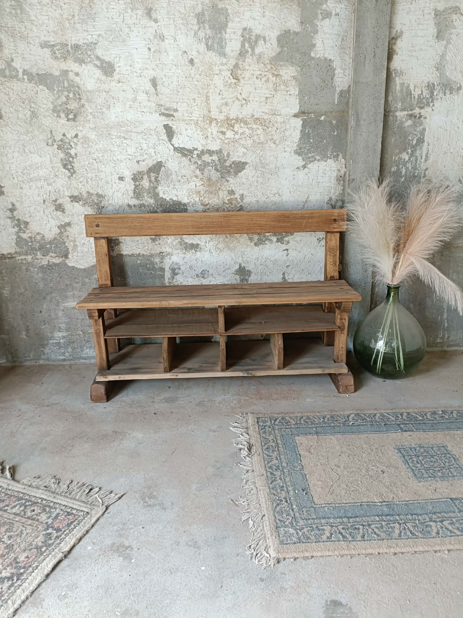 Entrance bench