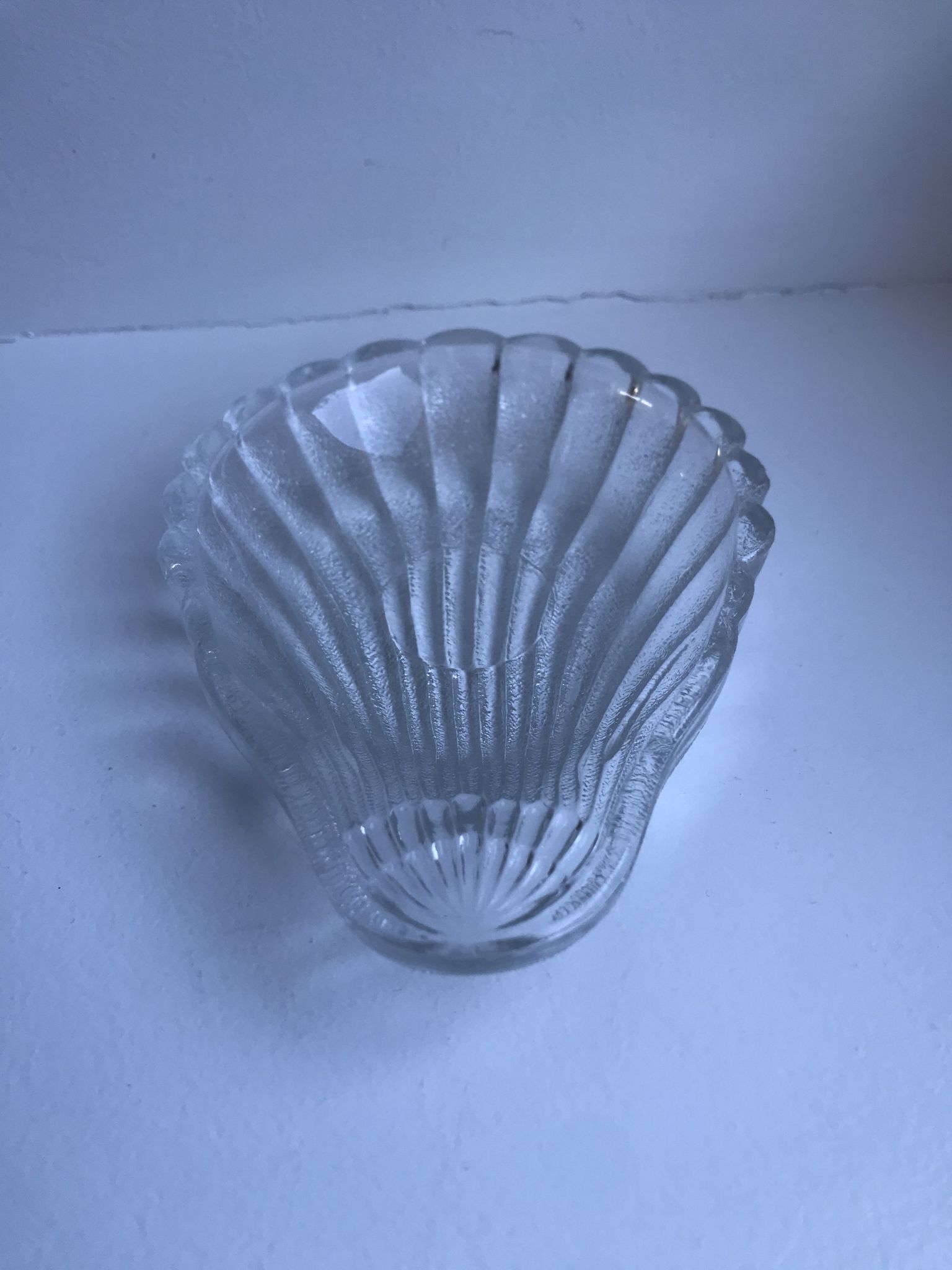 Vide-poche coquillage en verre années 70