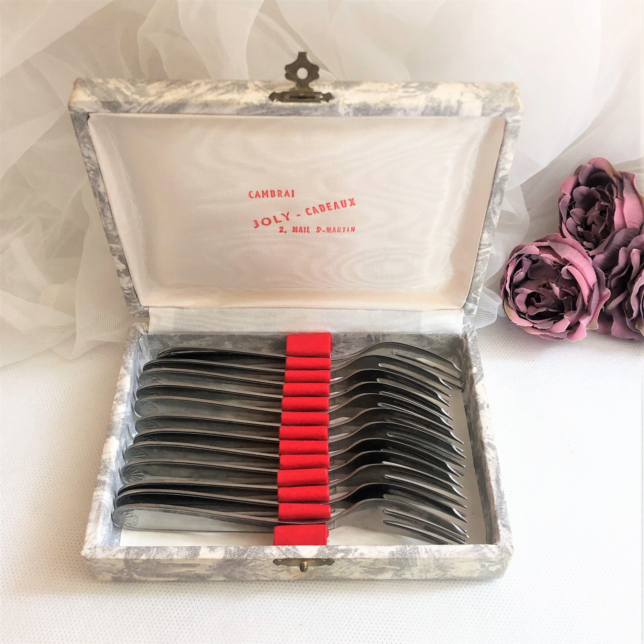 Box 12 forks dessert model vintage shell France