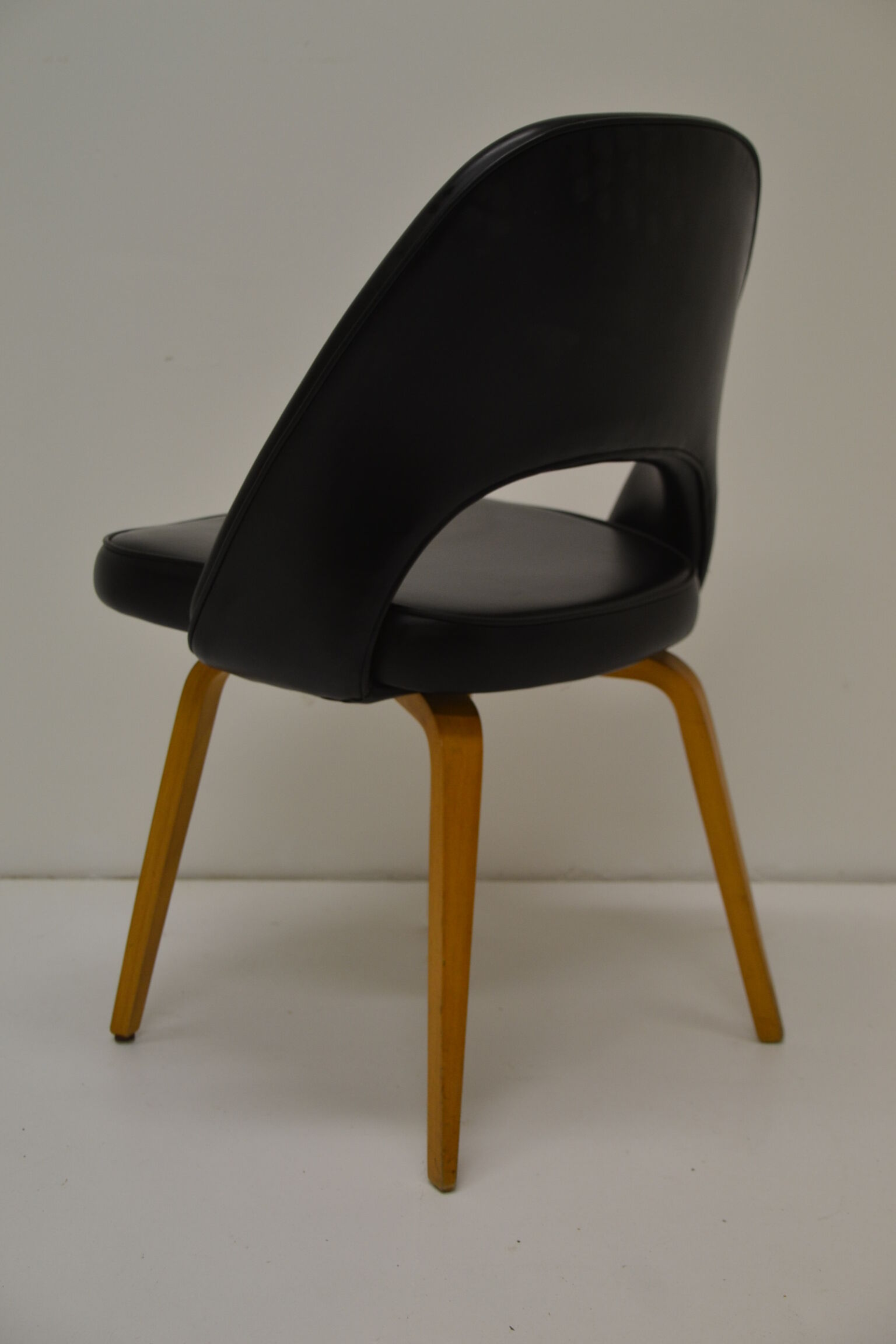 Chair model "conférence"  Eero Saarinen by Knoll