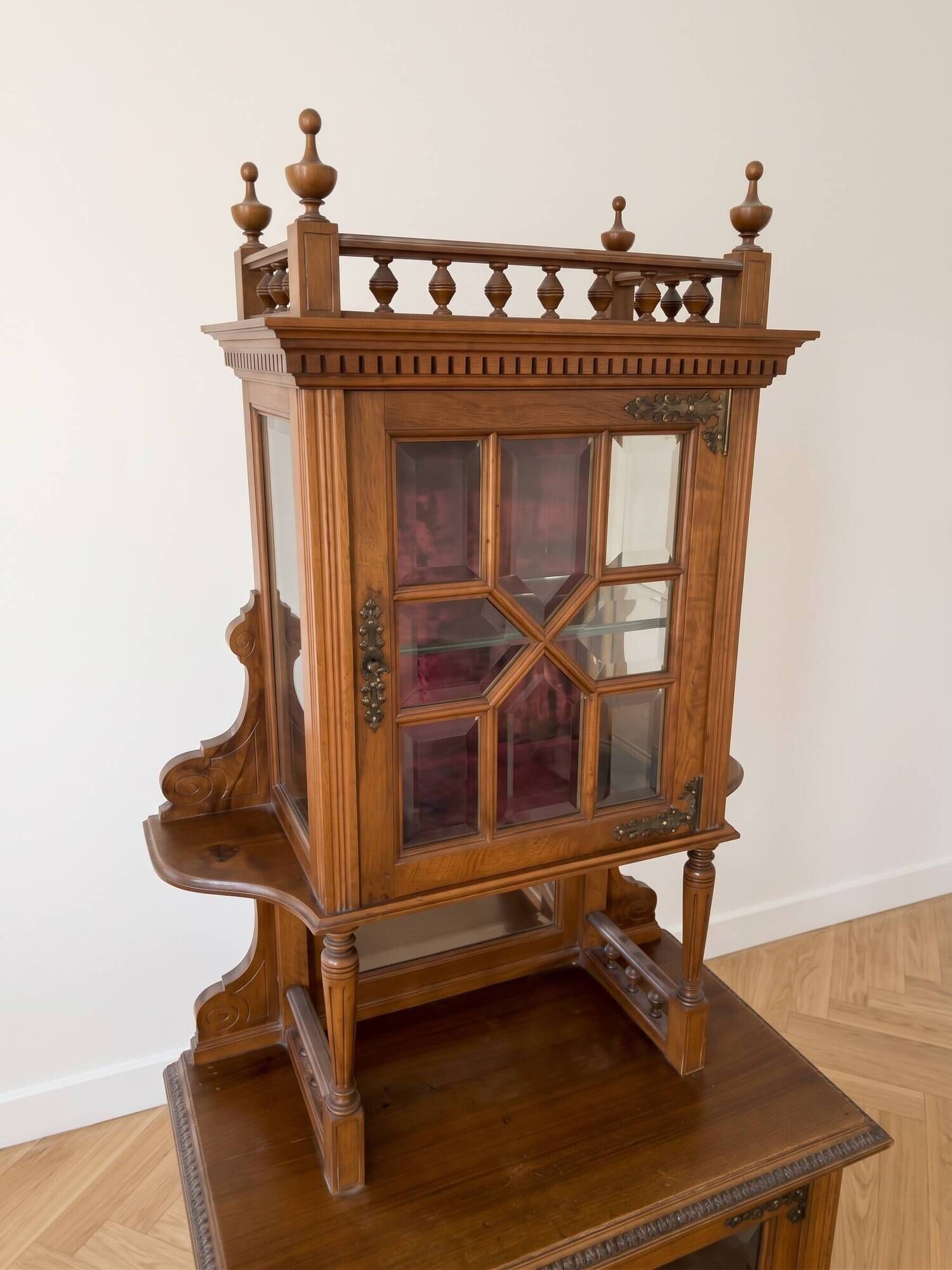 Napoleon III display cabinet in solid wood