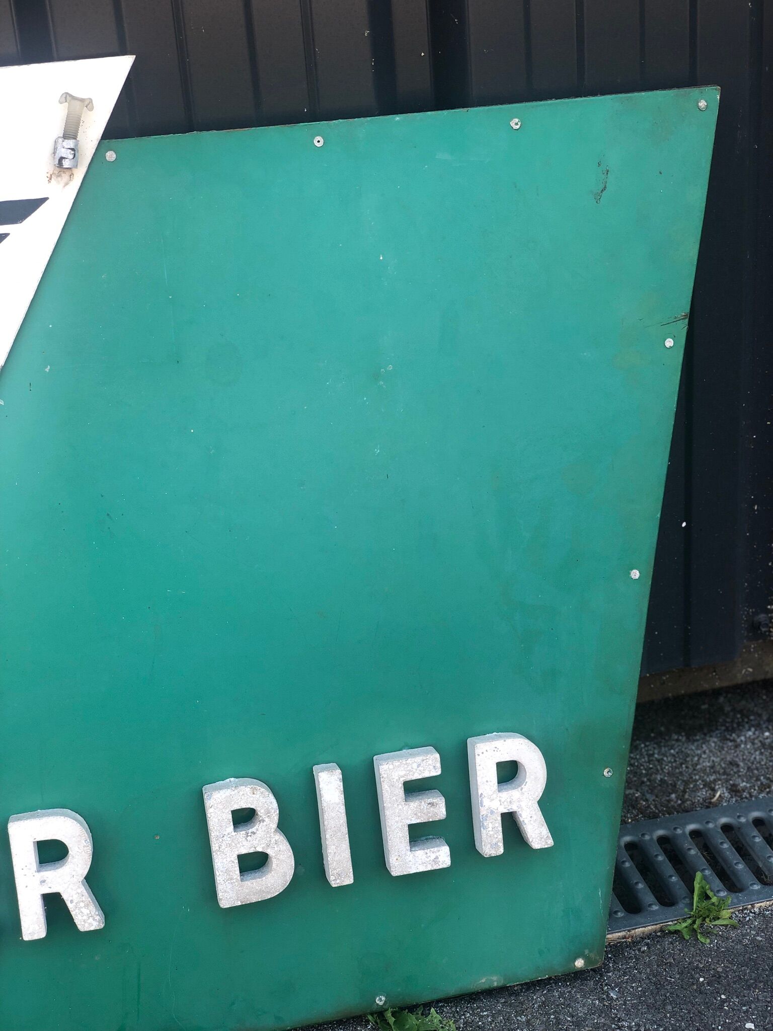 Enseigne publicitaire de bière