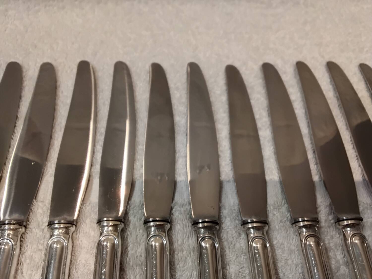 11 table knives with 800 silver handles, Swiss goldsmith Jezler filet