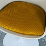 Tulip armchair by Eero Saarinen for Knoll International