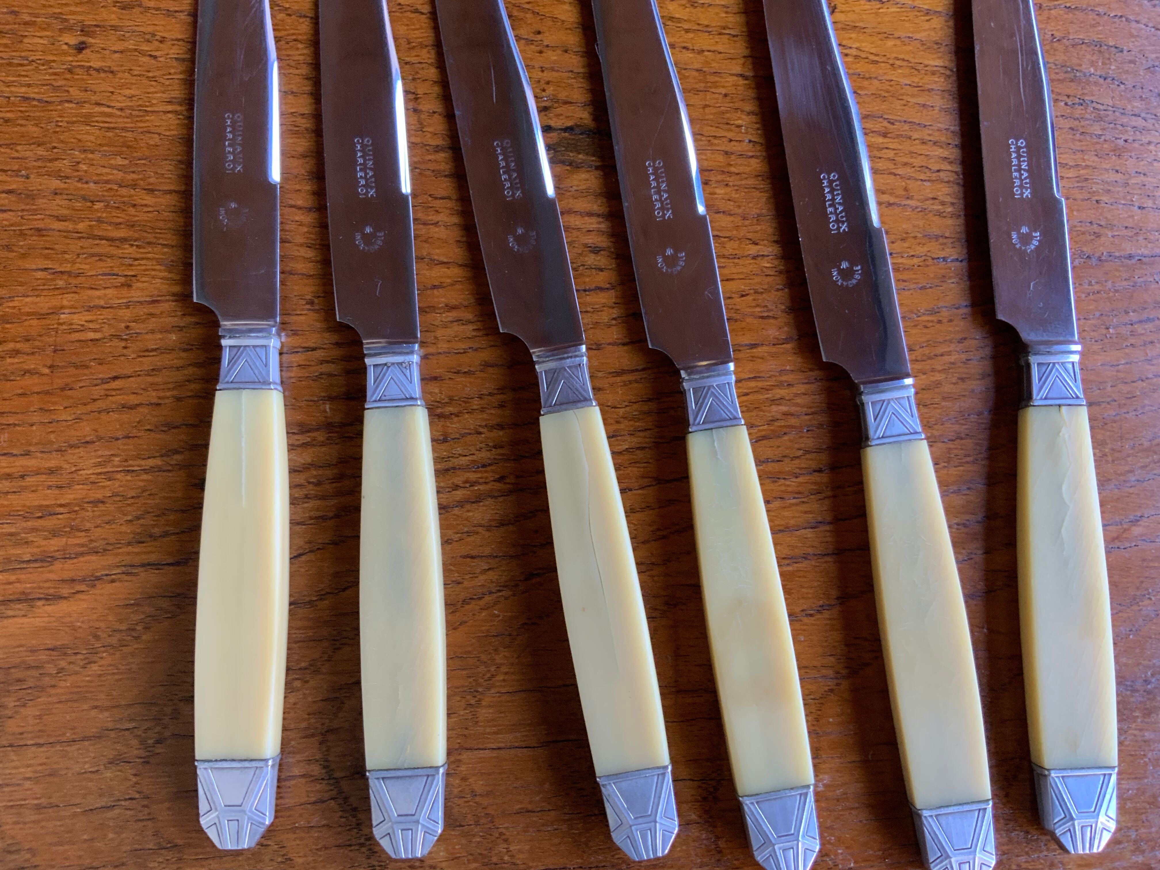 Small dessert knives