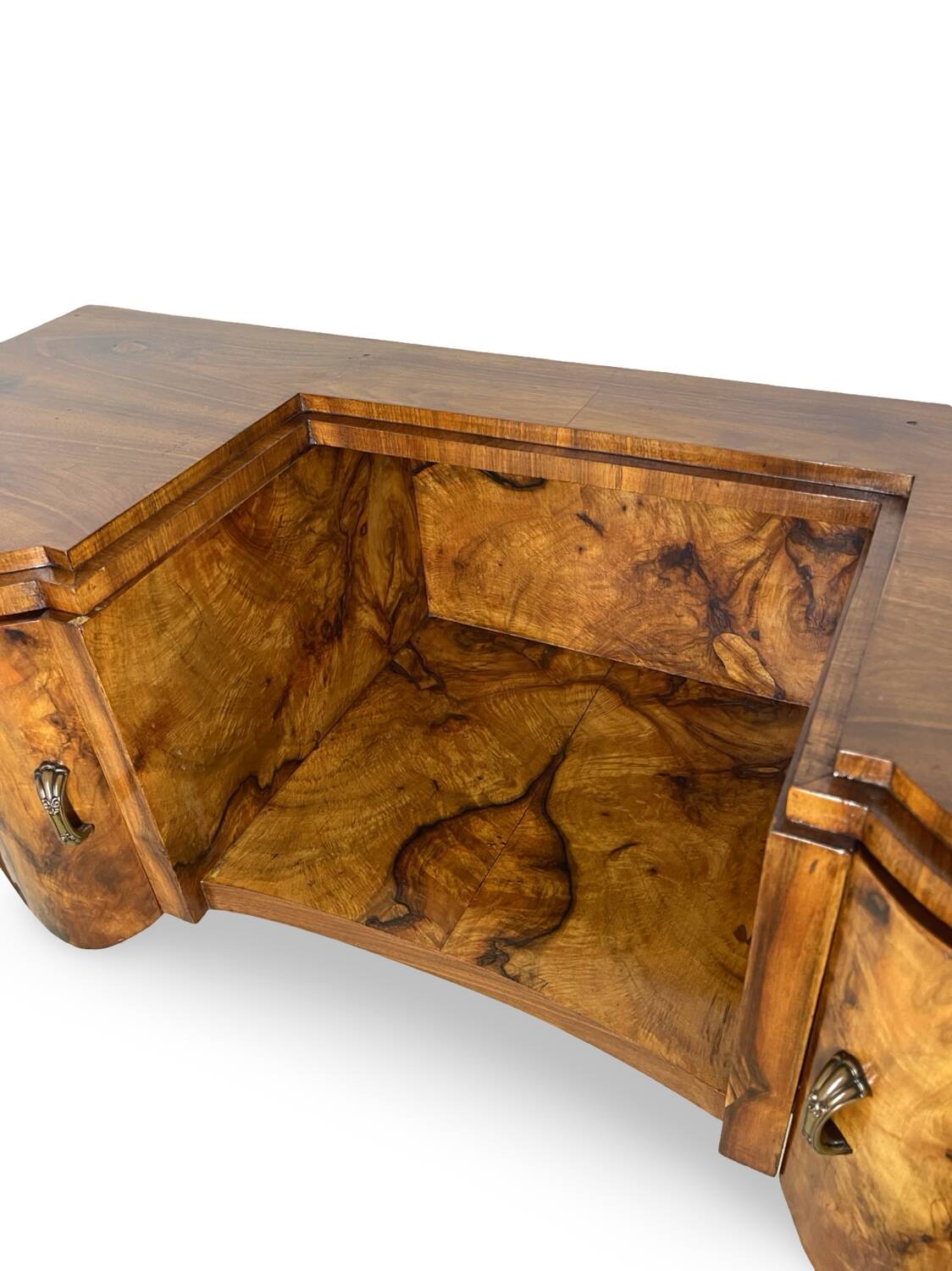 Italian console/petinuse from the 1930s