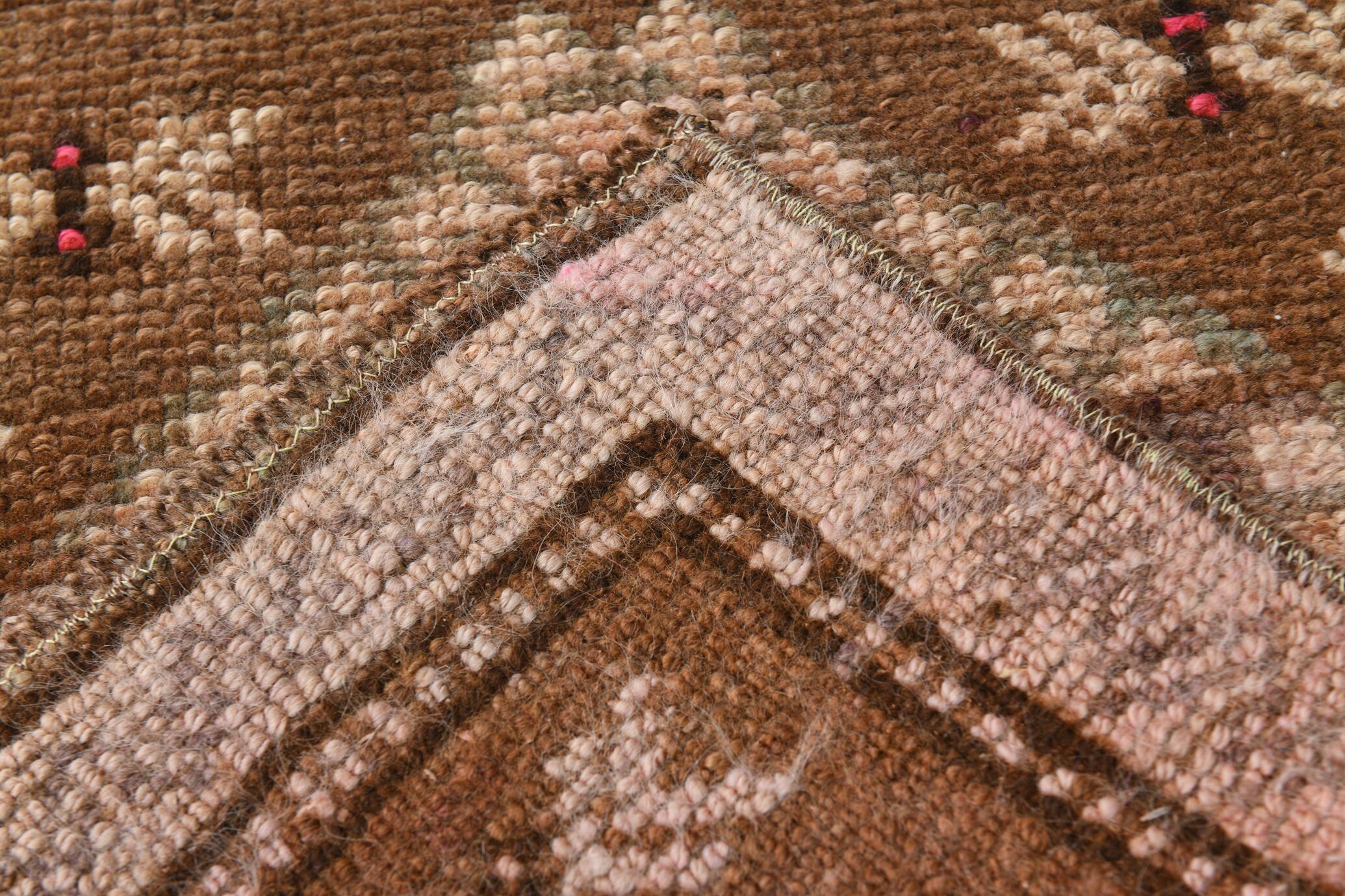 2x2 Brown Pink Classic Vintage Rug, 48x75Cm