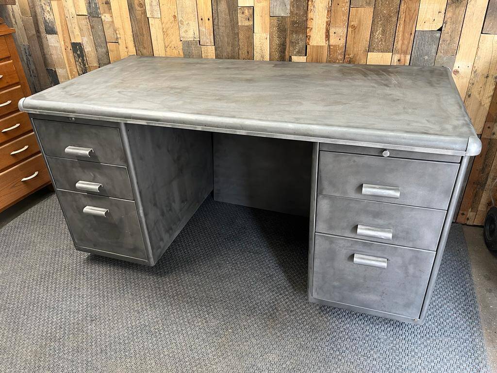 Bureau industriel en métal