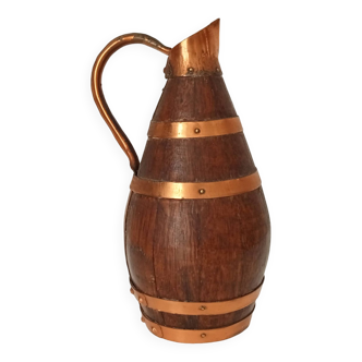 Old “barrel” cider pitcher in copper wood and brass from the 1940s.