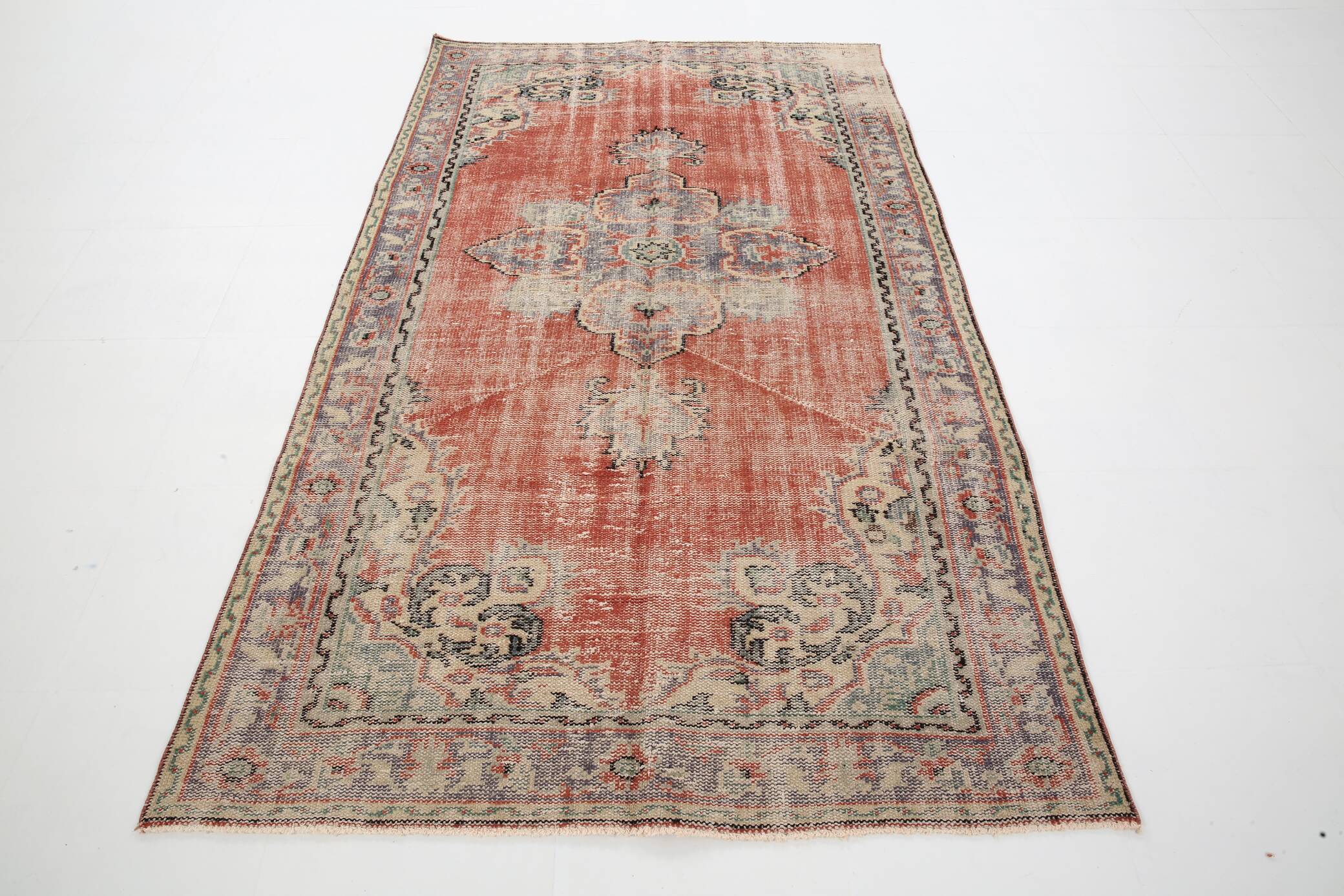 Tapis Vintage Corail Médaillon Patiné Chic, 143x235 Cm