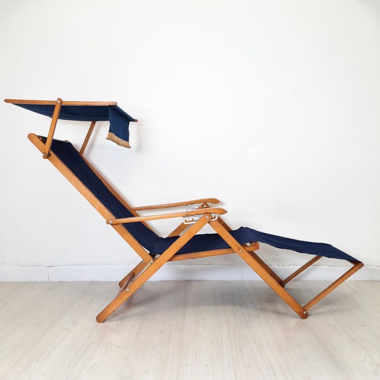 Vintage rehabilitable beach bed, Fratelli Reguitti production