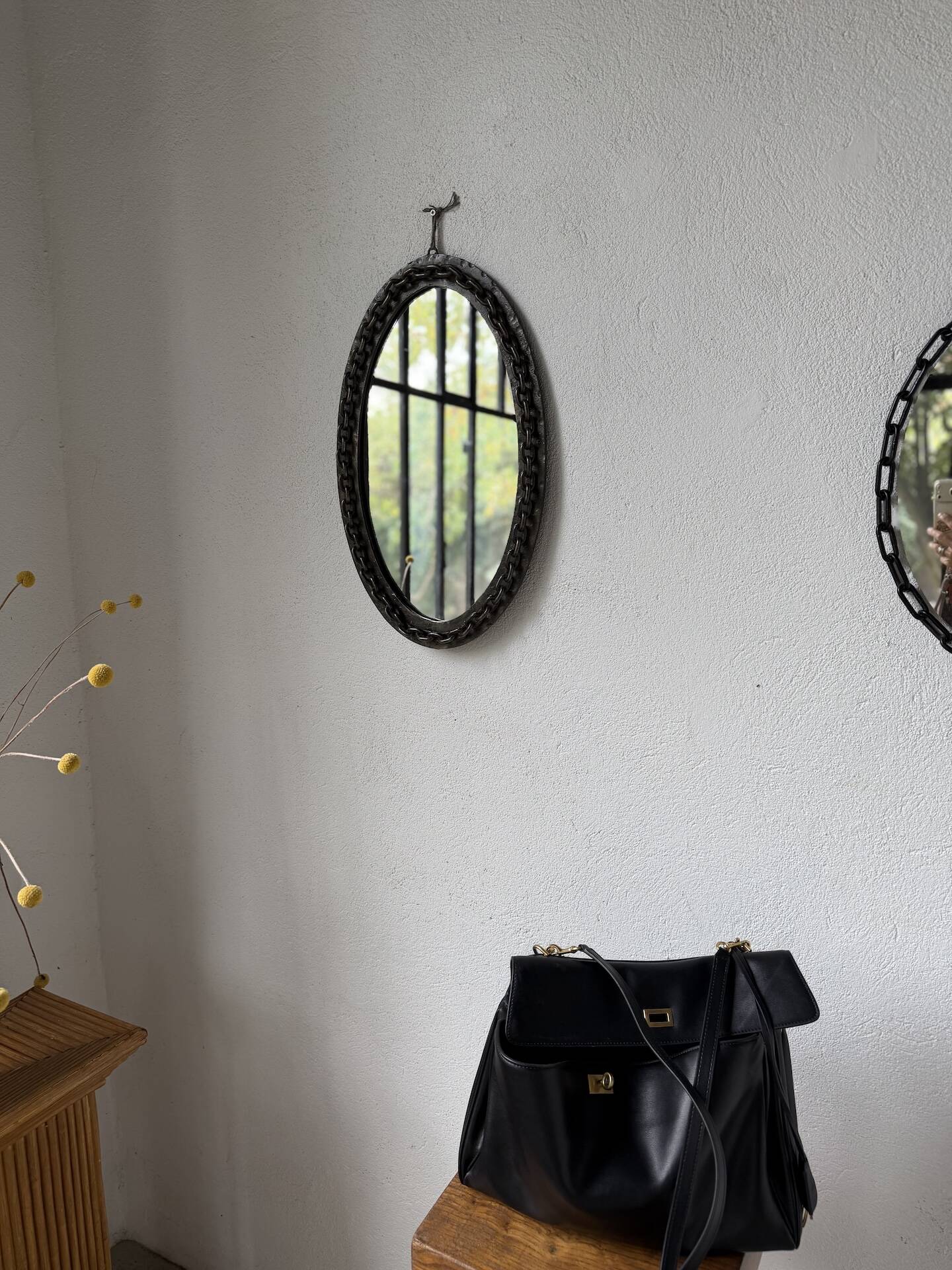 Miroir brutaliste ovale « chaine » 1950