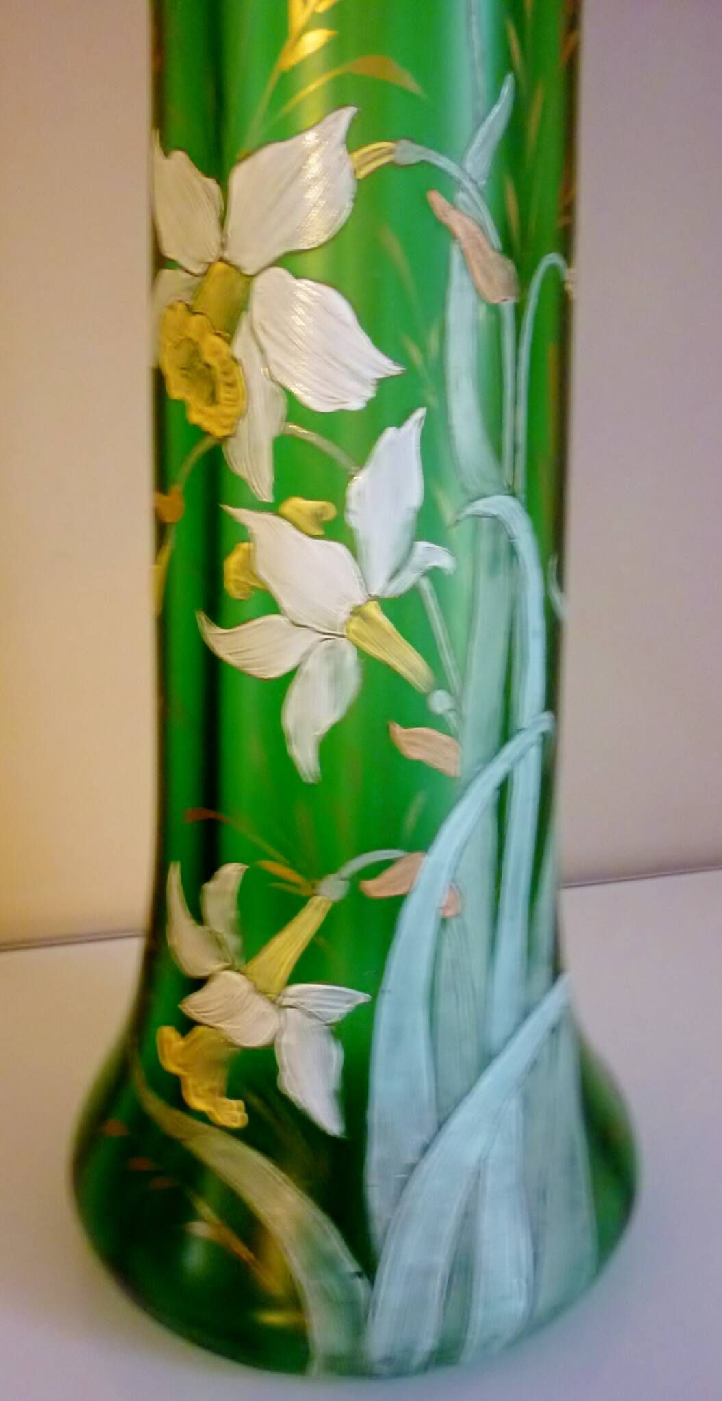 Vase with daffodils in blown glass, enameled, gilded, Legras Montjoye workshops, art nouveau