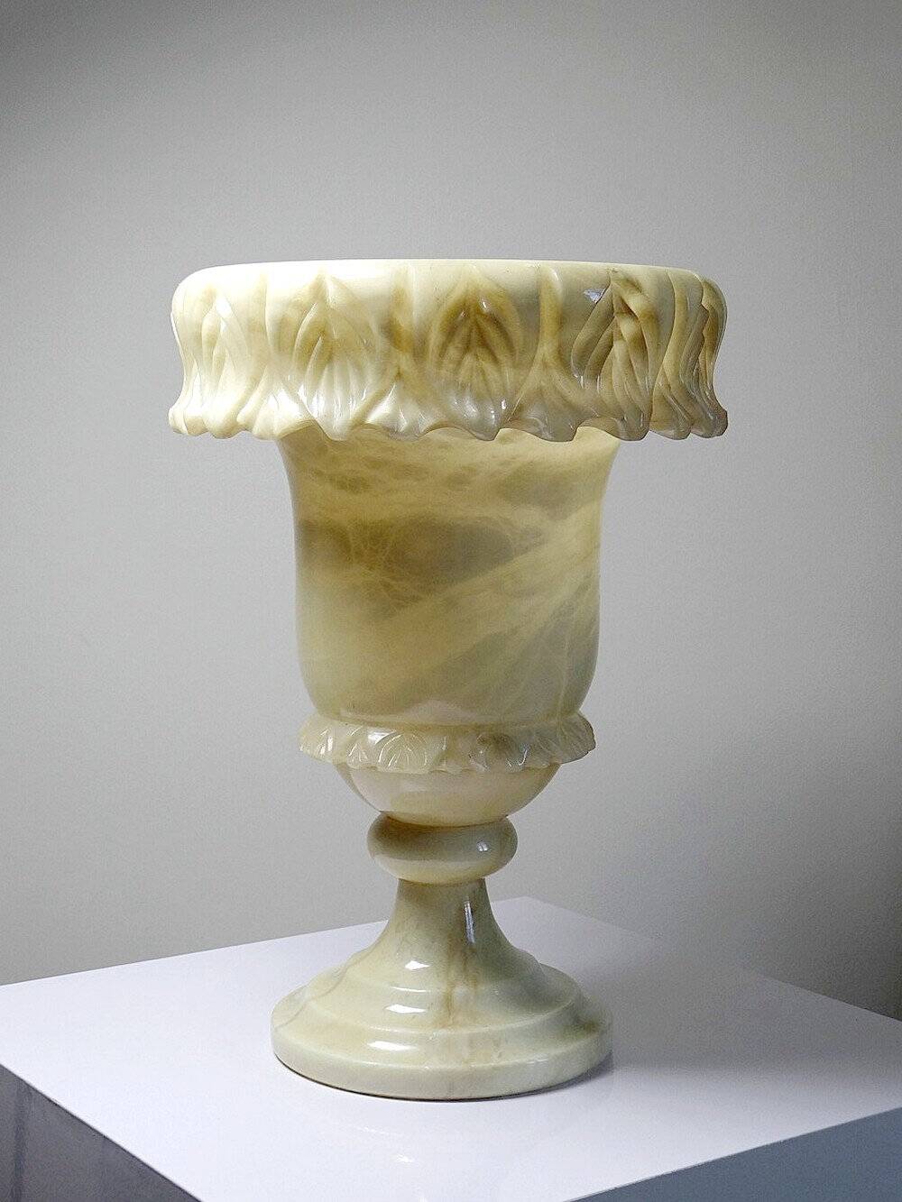 Large Medici alabaster/yellowish marble vase, Belle Époque style