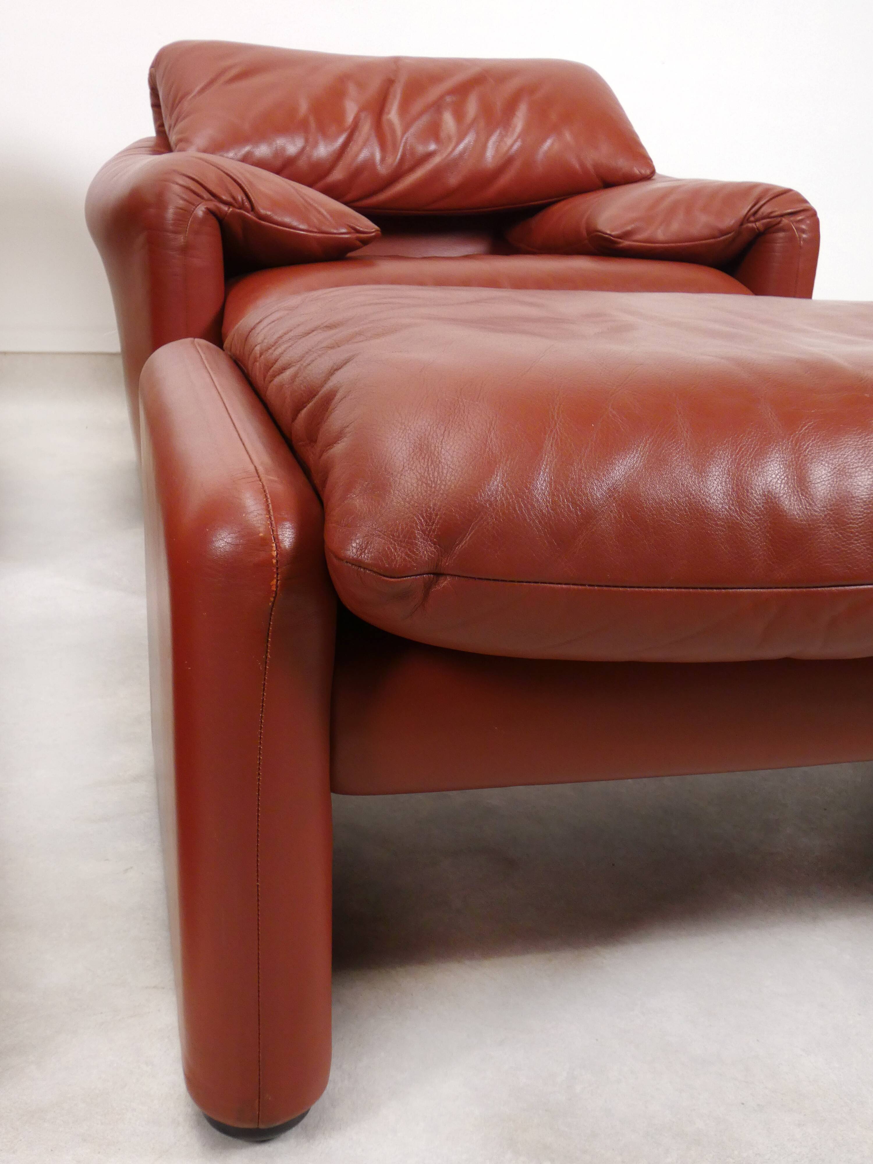 2 Cassina Maralunga fauteuils with ottoman