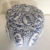 Chinese porcelain candy box