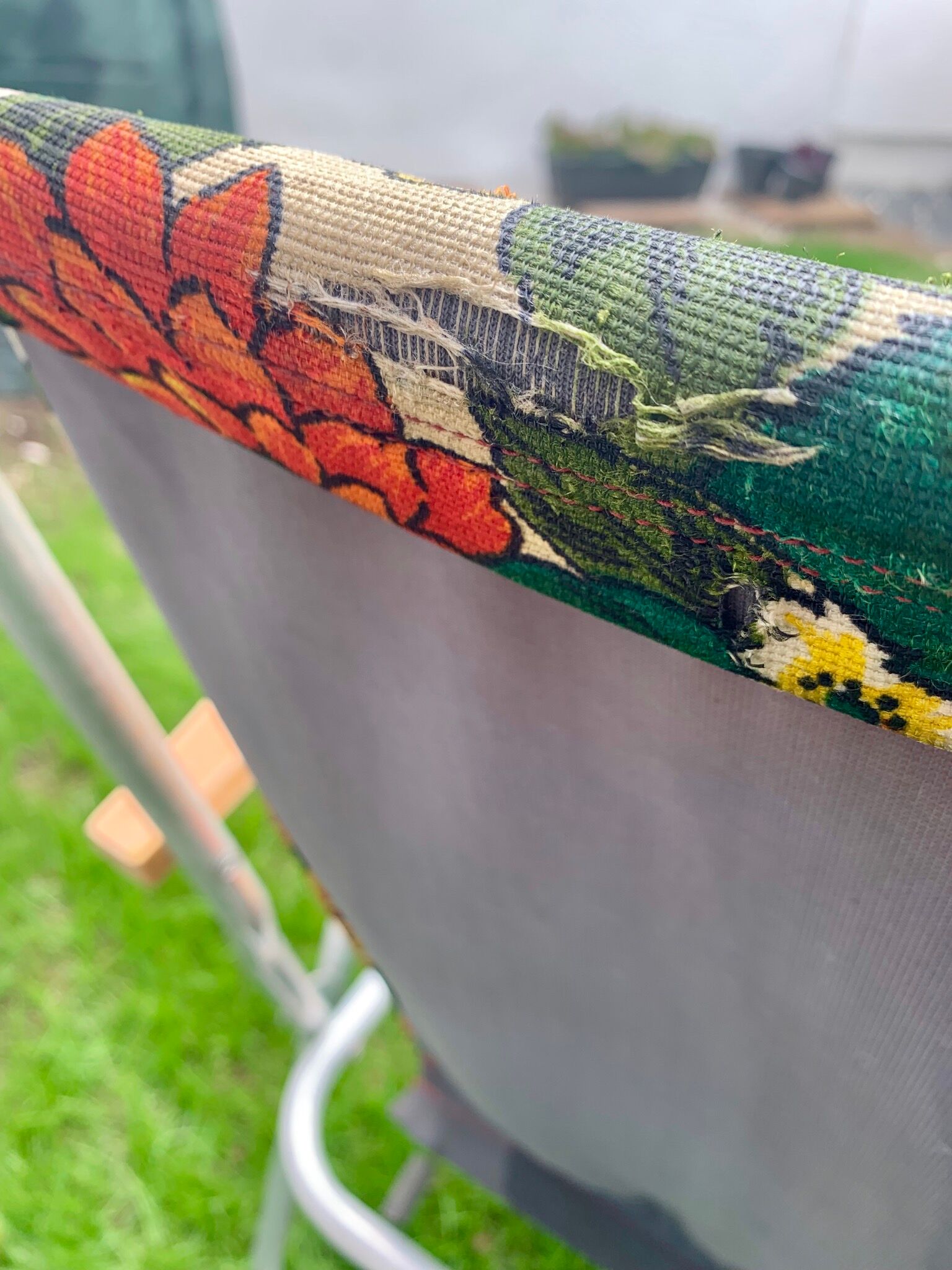 Folding garden chair