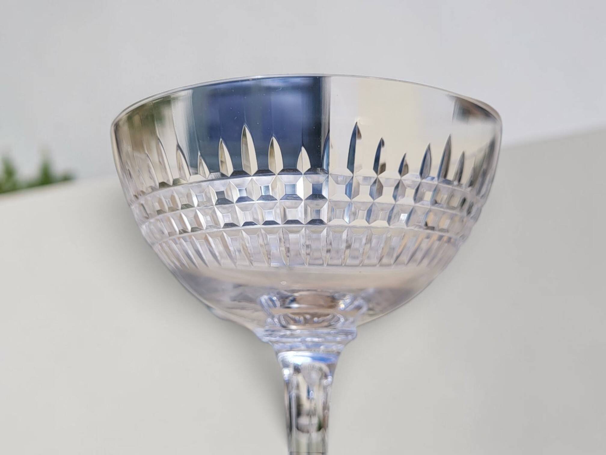 6 crystal champagne coupes Baccarat / Nancy