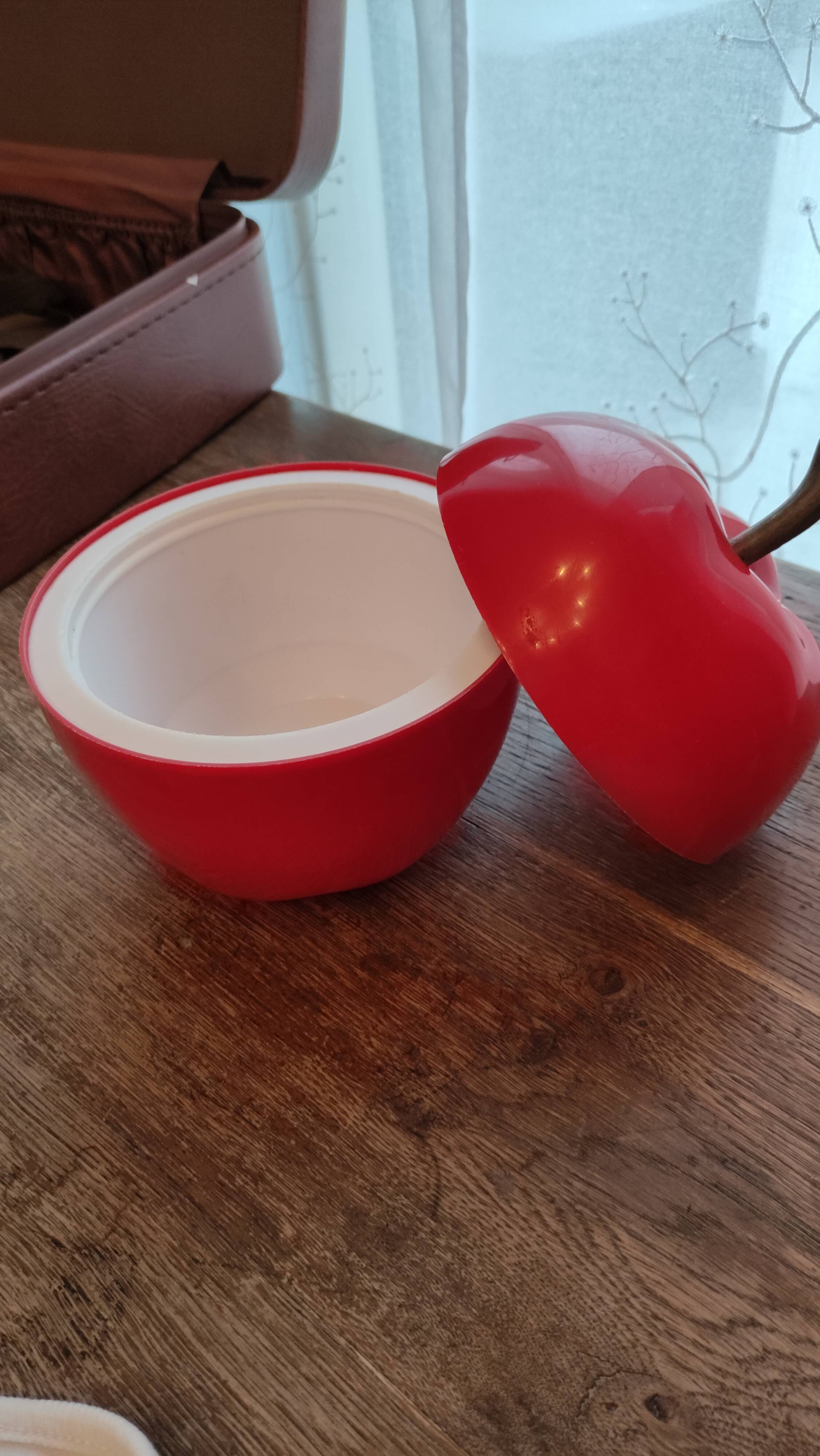 Vintage apple-shaped ice bucket