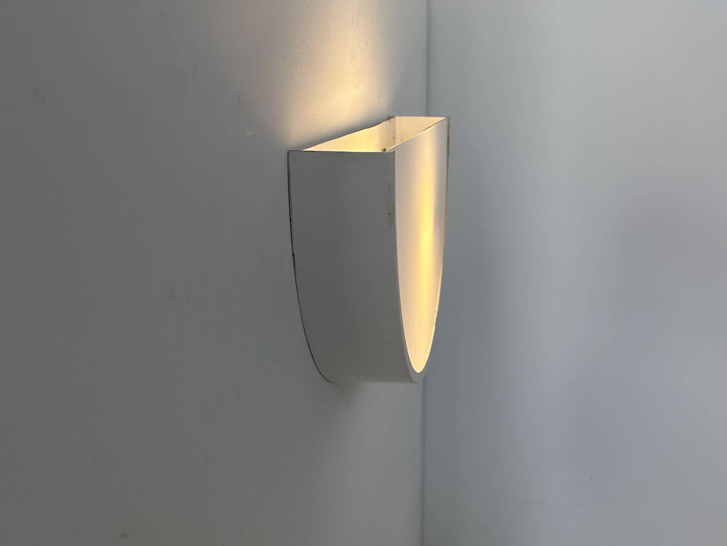 Vintage half-circle wall lamp, white lacquered metal and opaline glass, France 1970