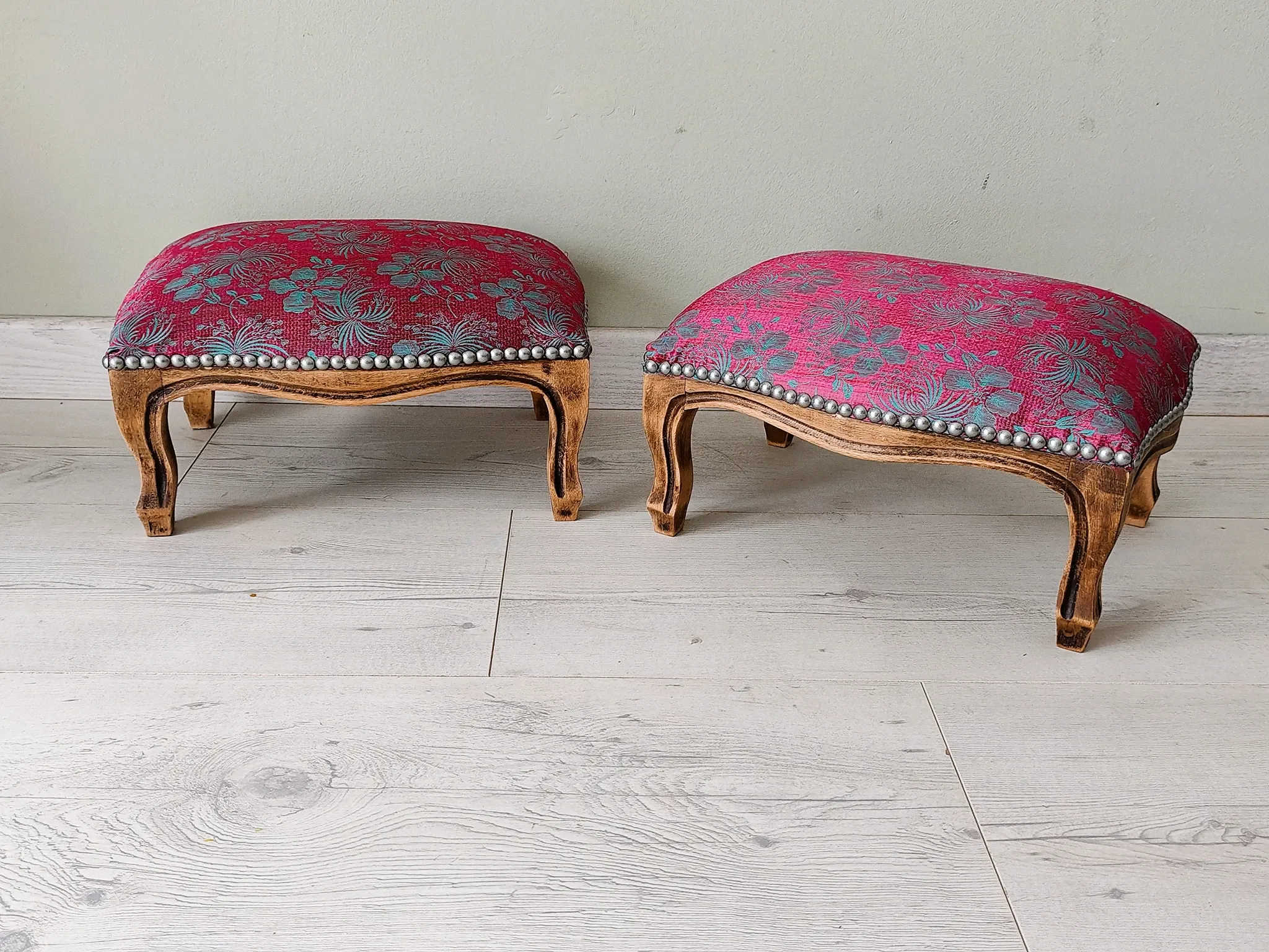 Repose-pieds anciens style Louis XV