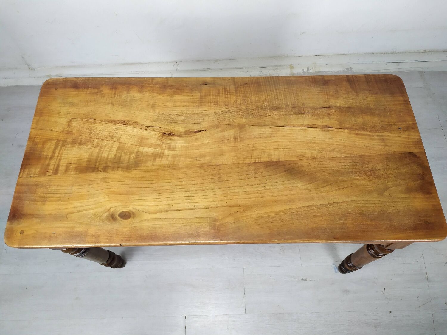 Table de ferme bistrot