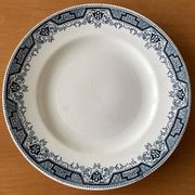 6 antique flat plates in Saint-Amand earthenware (Nord)