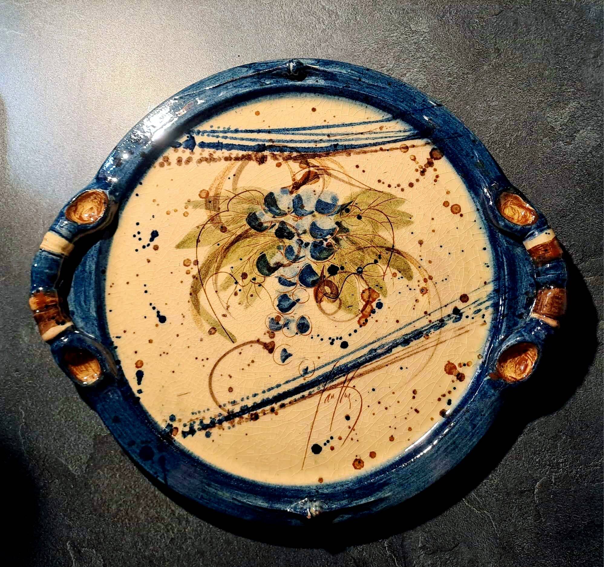 Ceramic serving dish