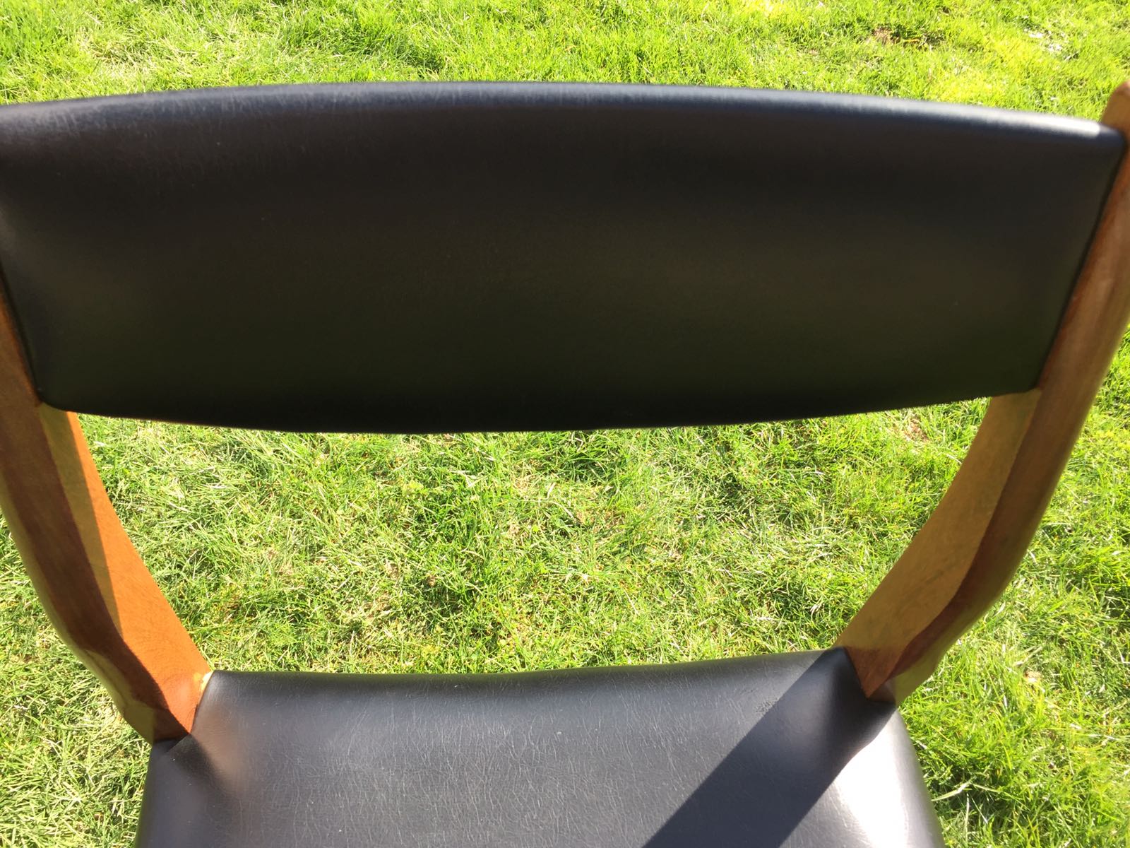 Set of 4 Scandinavian chairs from the 60s in black skai
