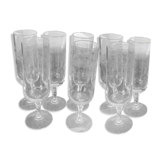 Lot of 8 engraved crystal champagne flutes