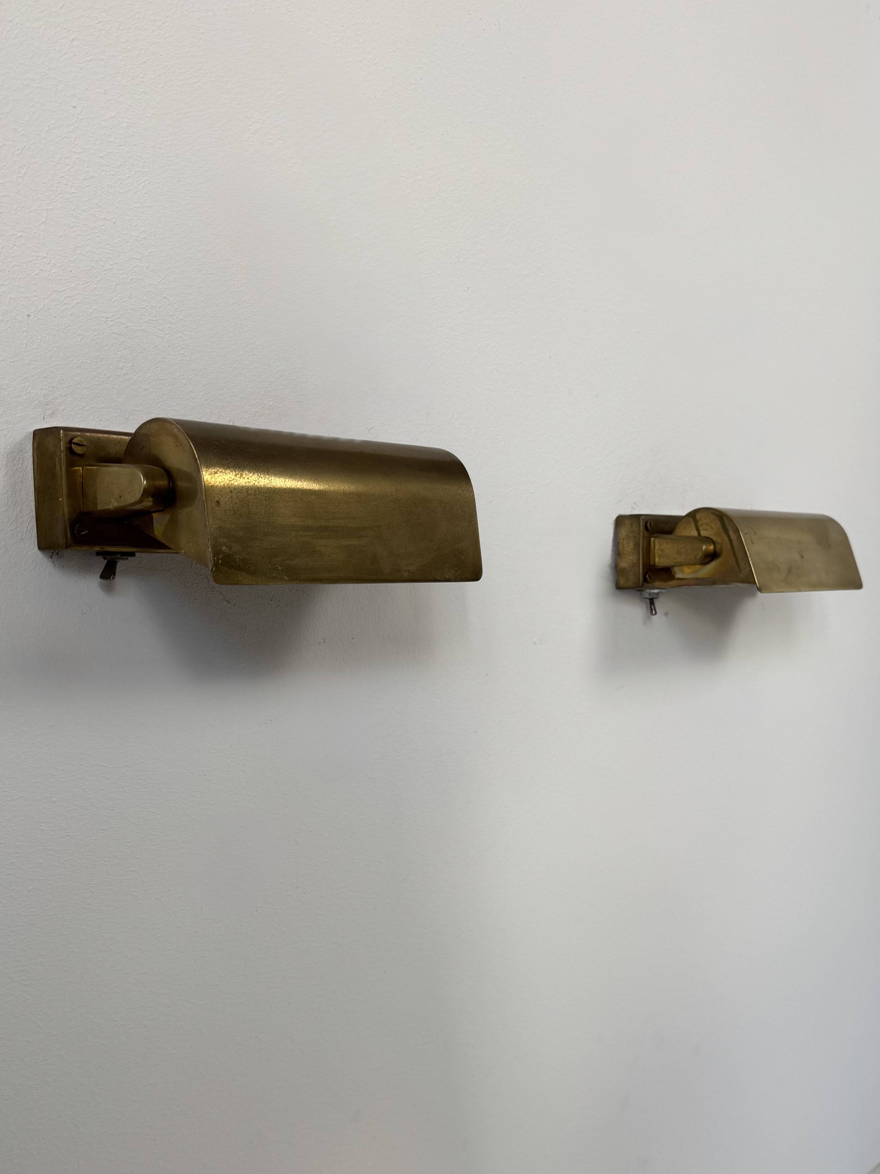 Paire d'appliques vintage moderniste laiton patiné, France, 1960