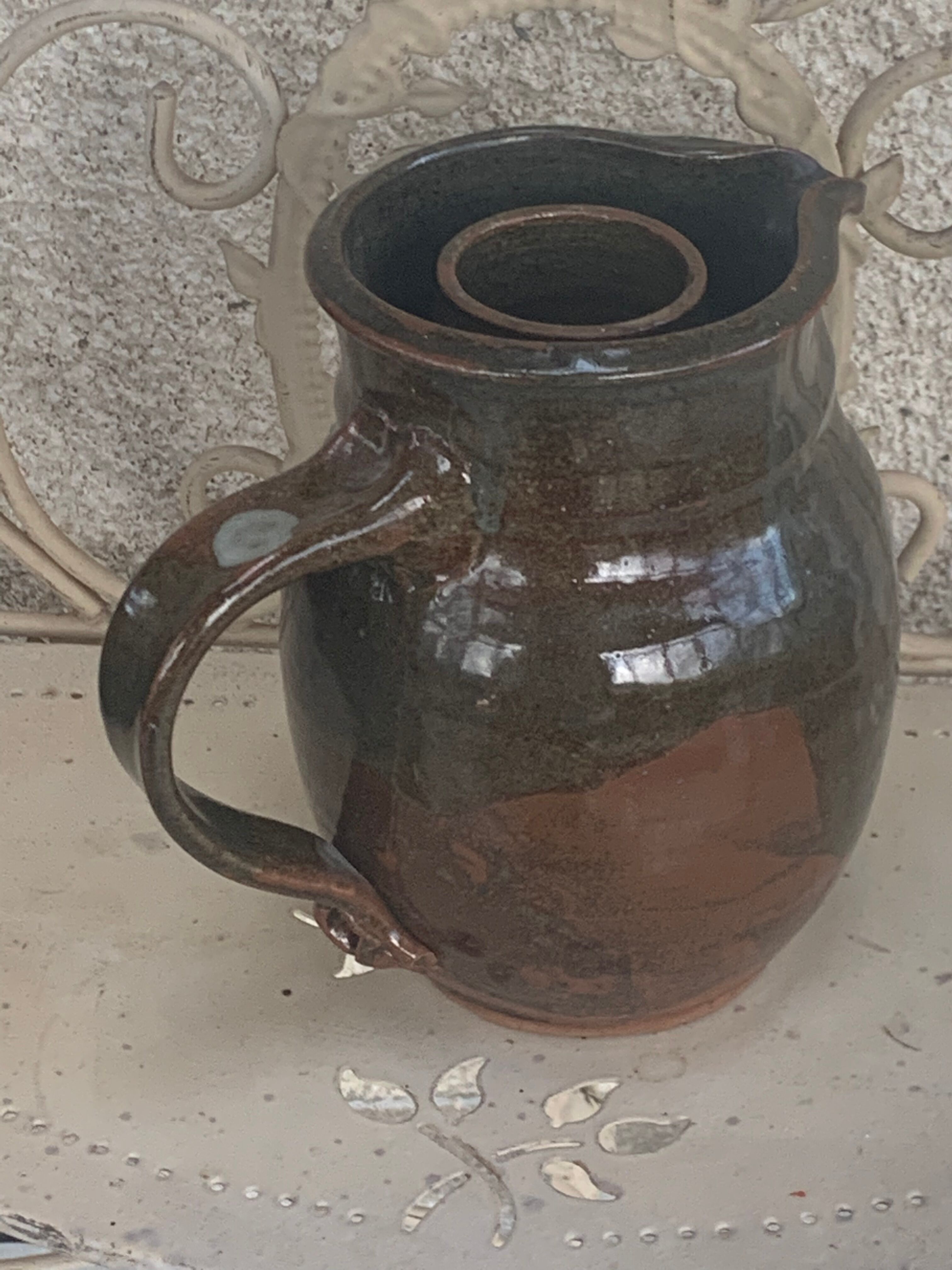 Refreshing carafe in glazed ceramic and vintage cork stopper