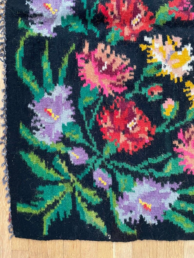 Large bohemian handwoven rug with amazing scenery and floral design, made in Romania 315x195cm