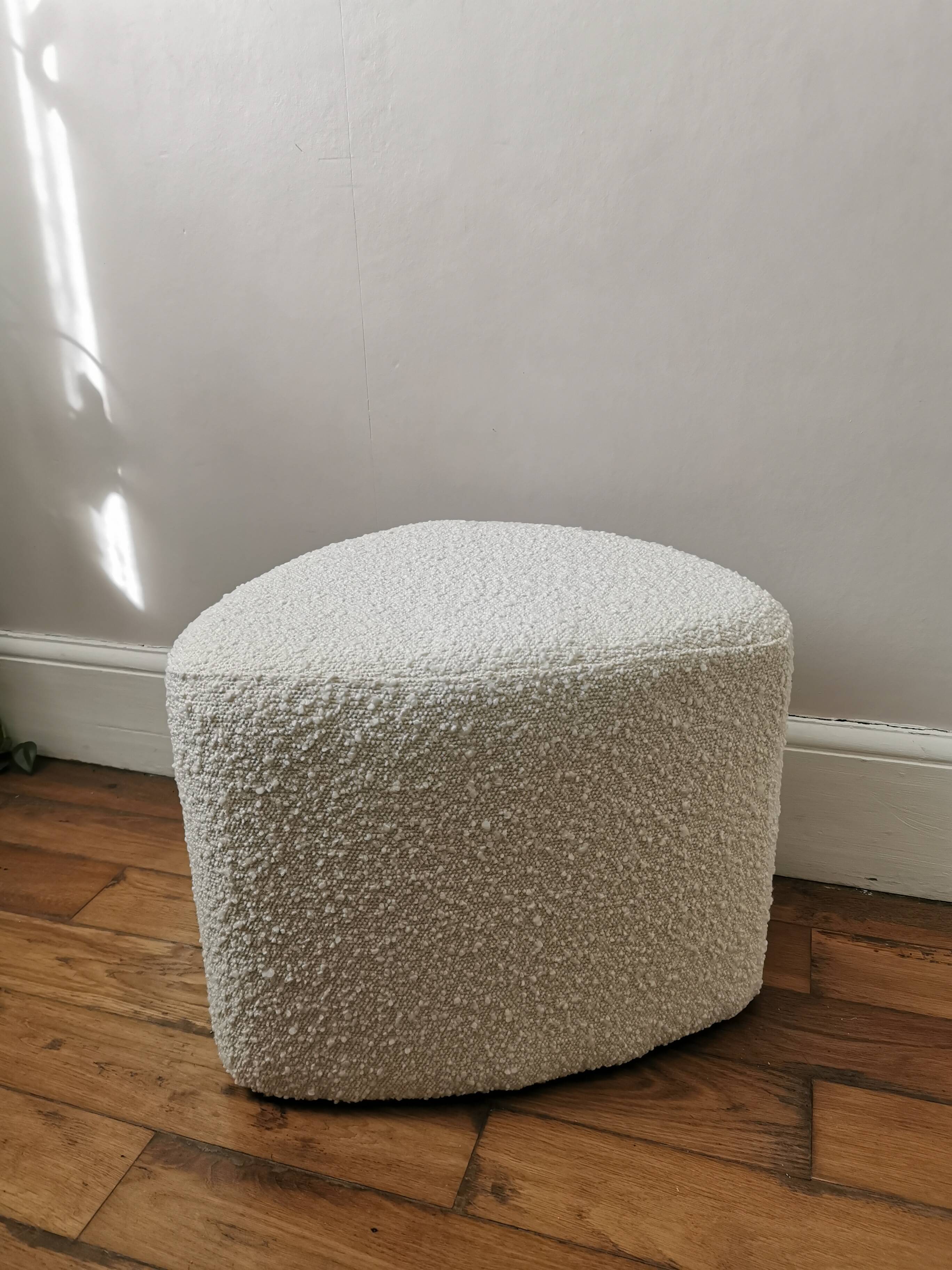 Tabouret tissu Doudou en bouclette – 45×35 cm