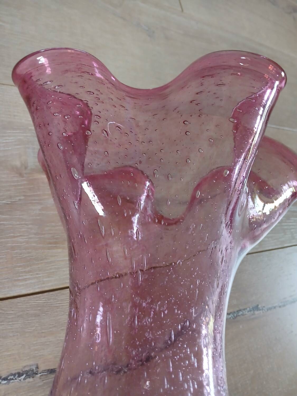 Pink bubble glass corolla vase