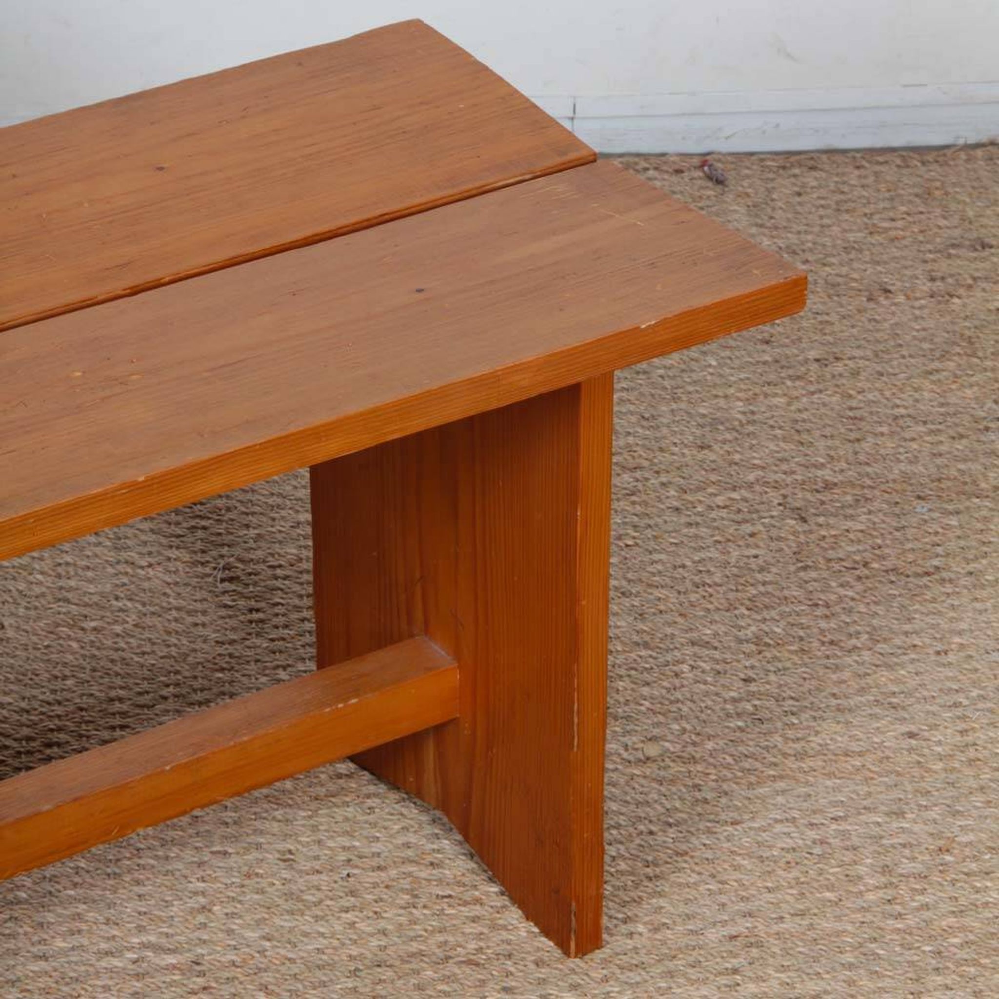 Vintage pine bench, 20th-century work.