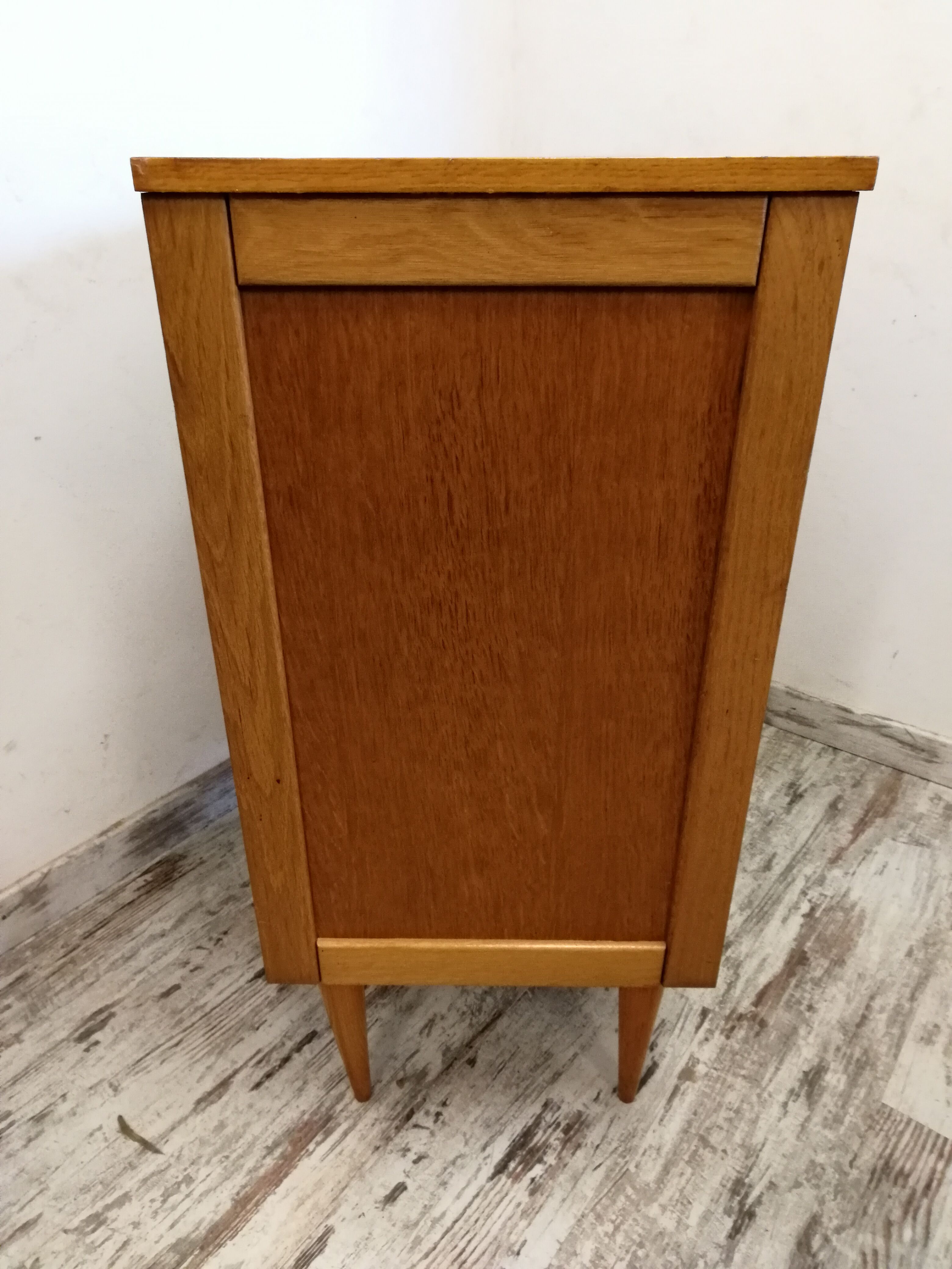 Scandinavian chest of drawers