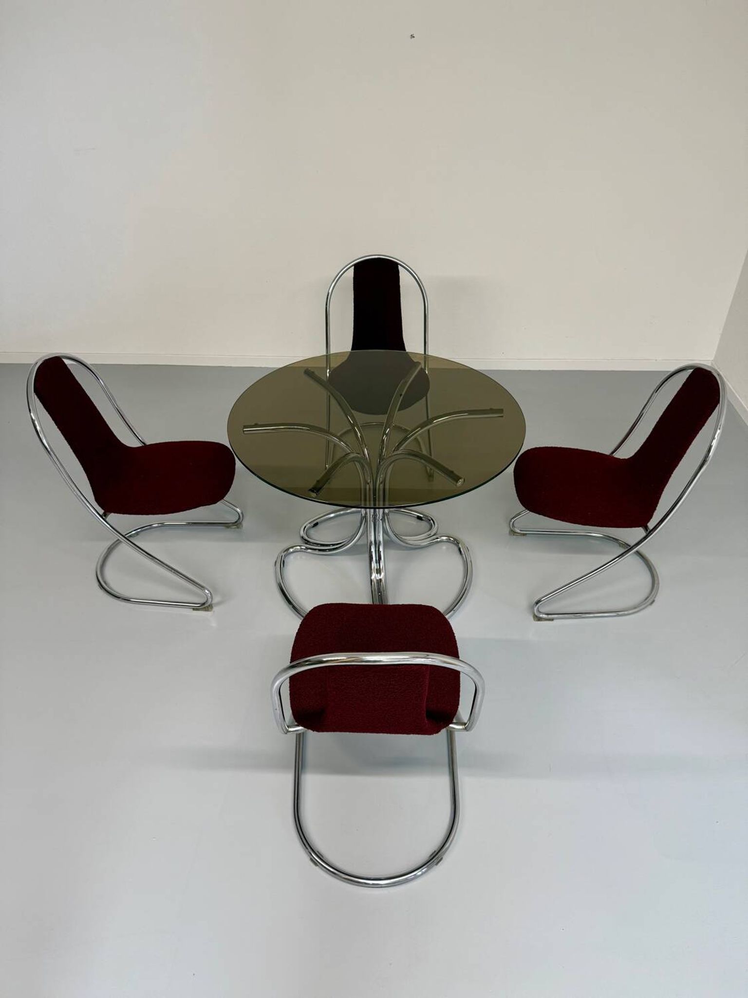 Set of 4 tubular chairs, Italian design, 70s vintage, Cantilever