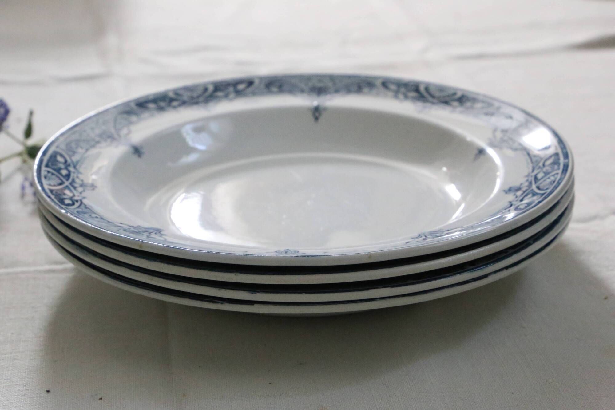 4 assiettes creuses, terre de fer, Saint Amand, modèle Atlantic
