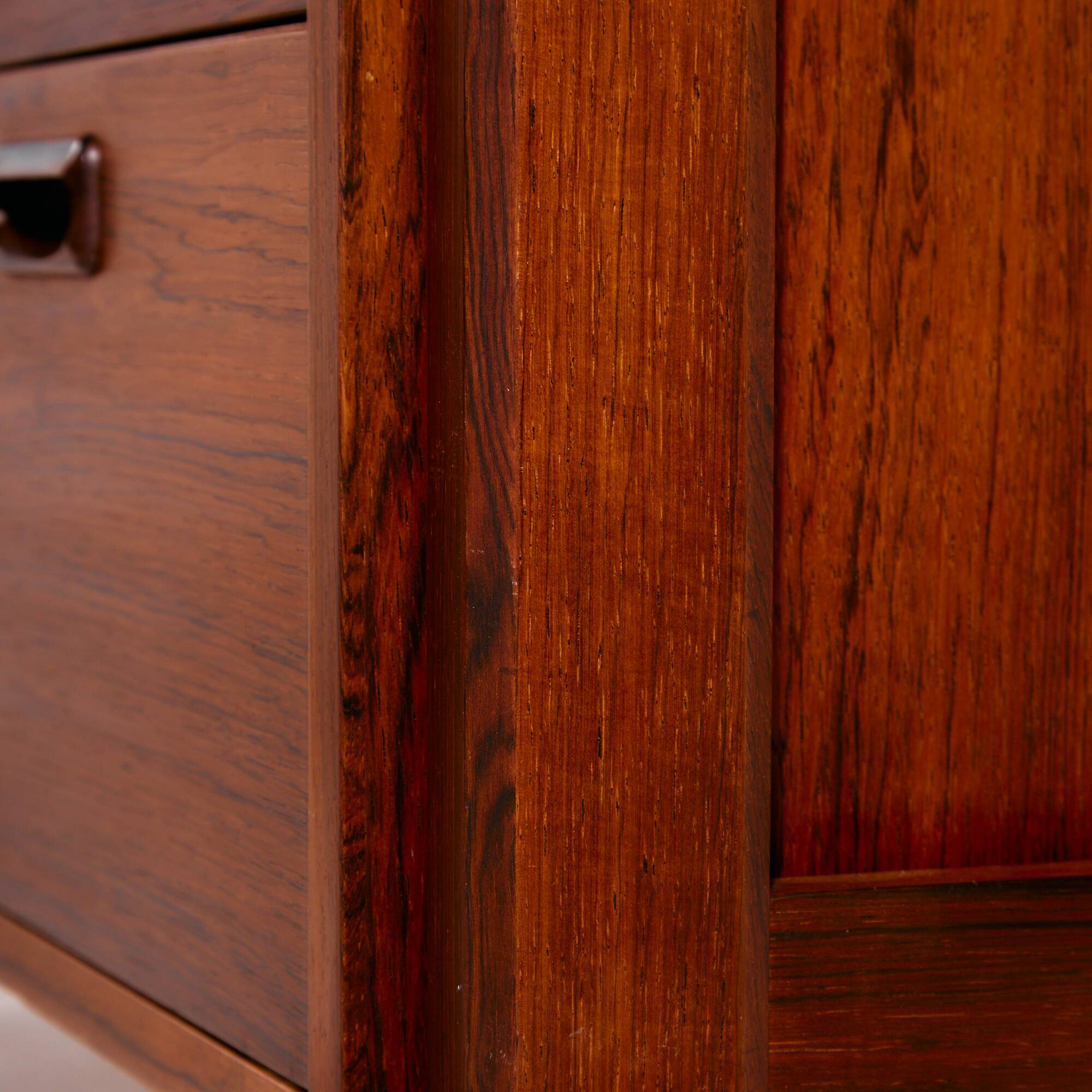 Model 207 rosewood desk by Arne Vodder