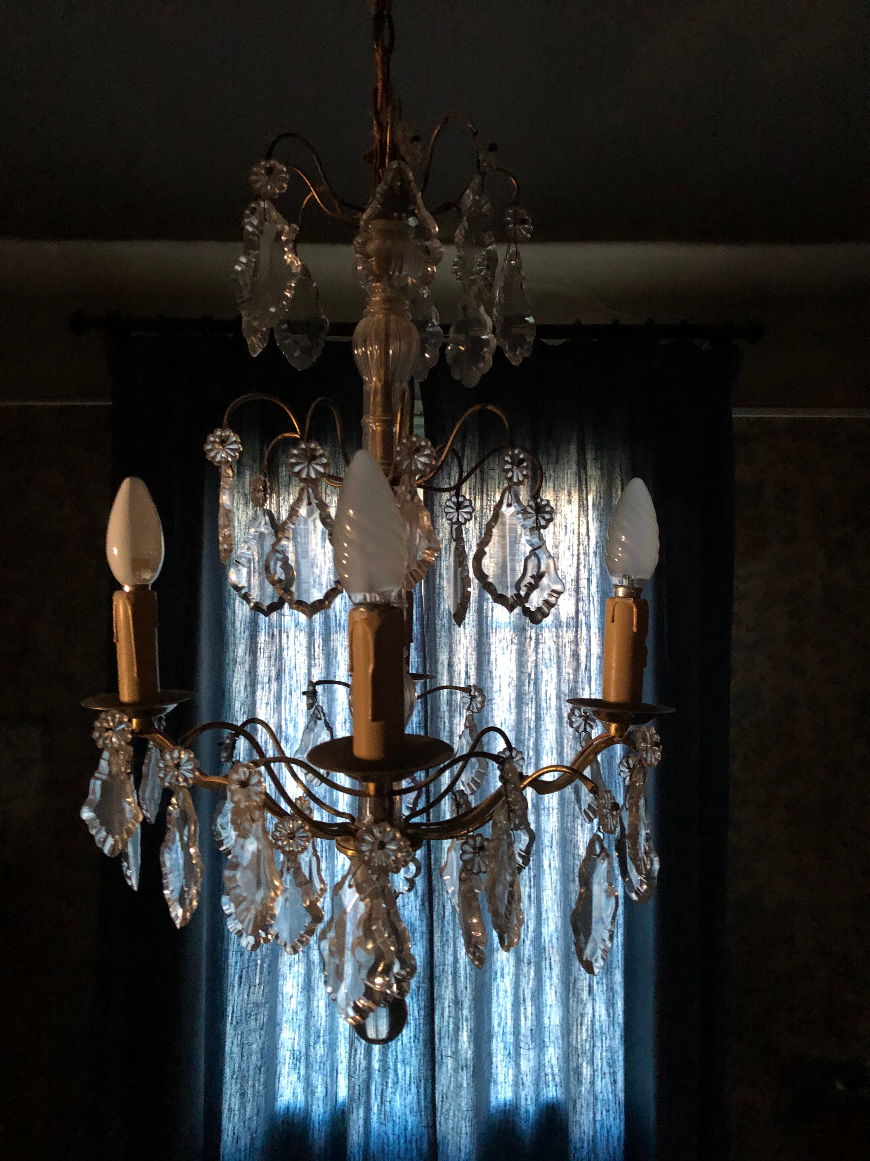 4-light chandelier